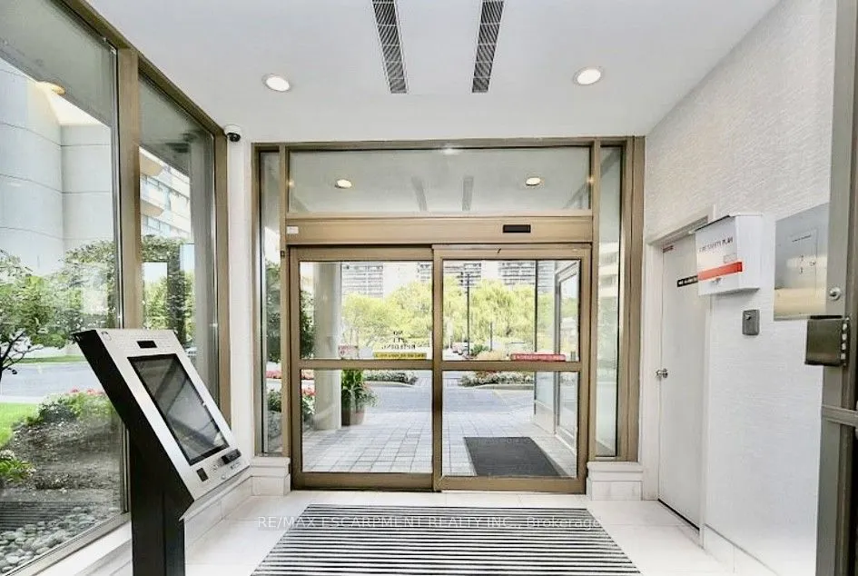 75 King Street E #1212