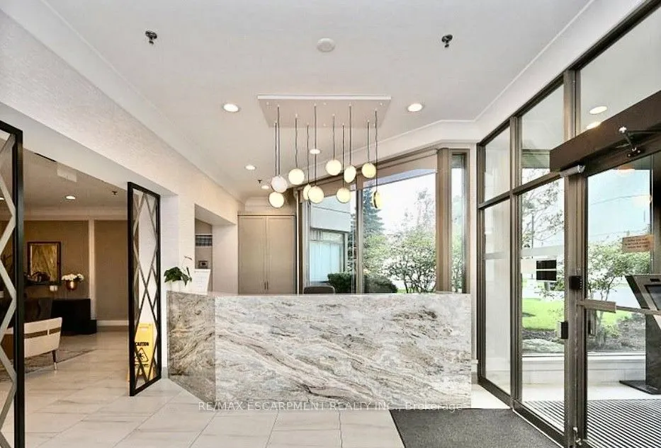 75 King Street E #1212