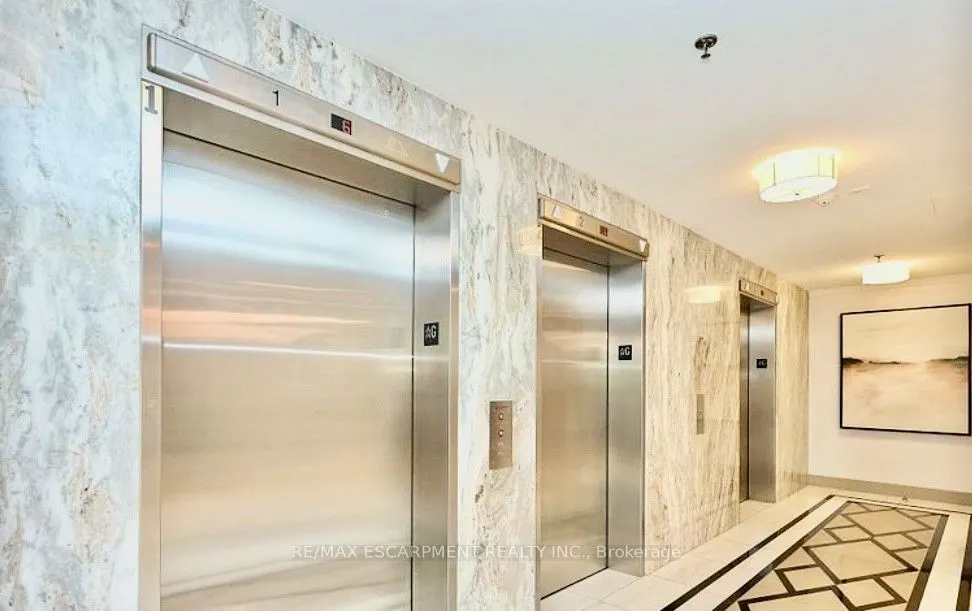 75 King Street E #1212