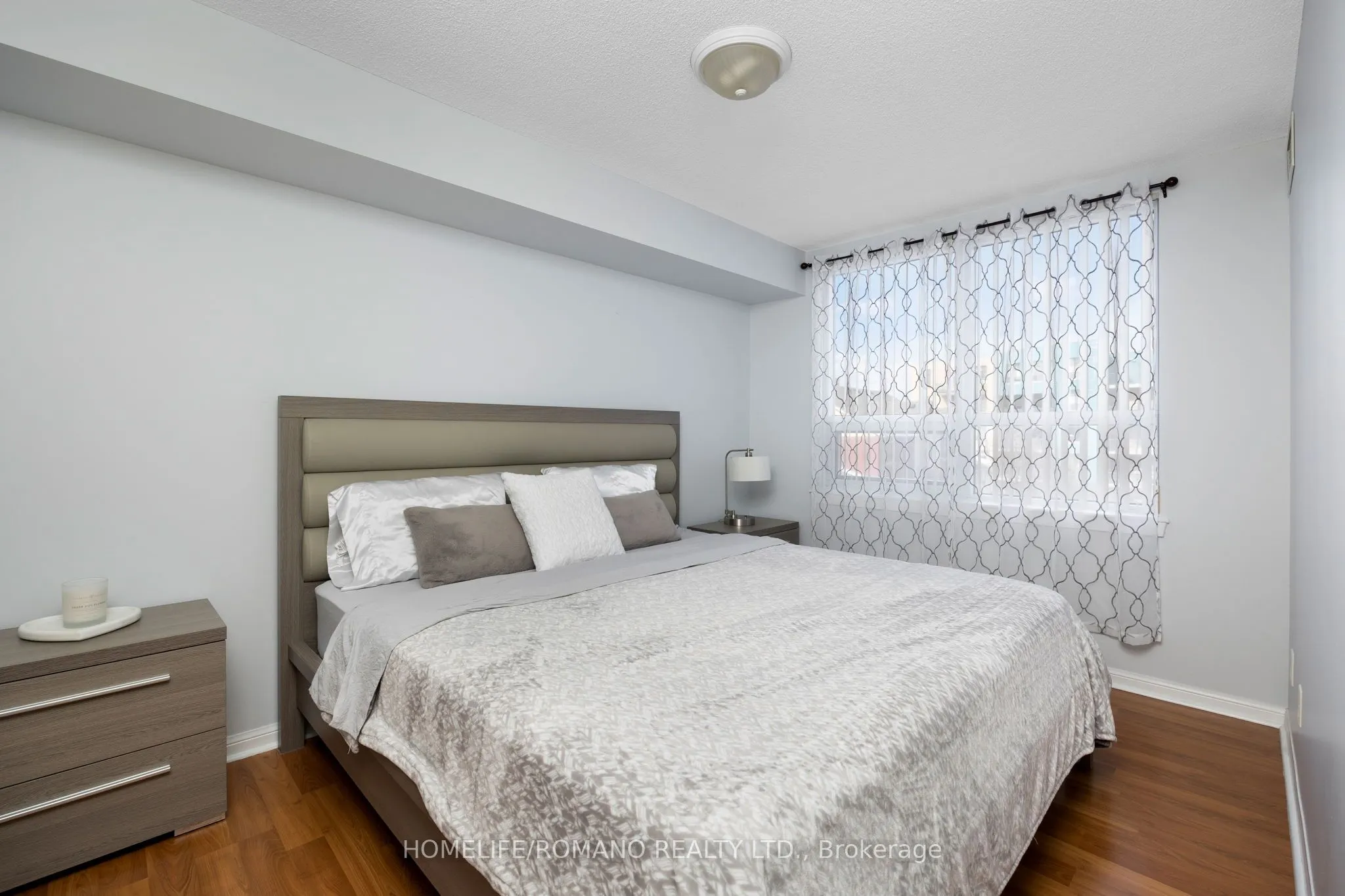 4 Elsinore Path, #302