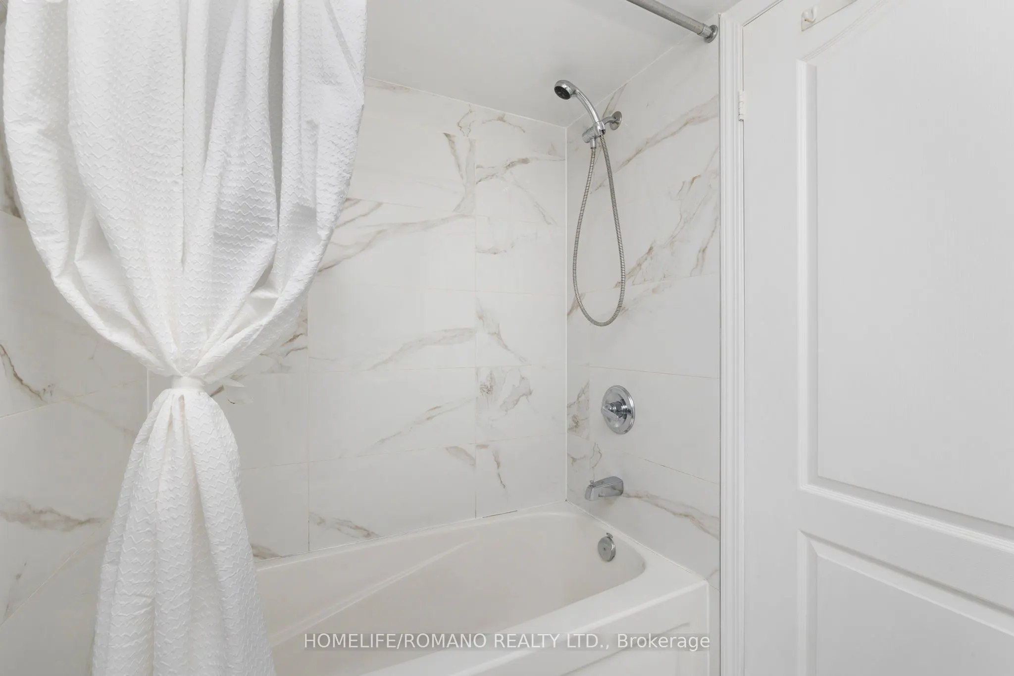 4 Elsinore Path, #302