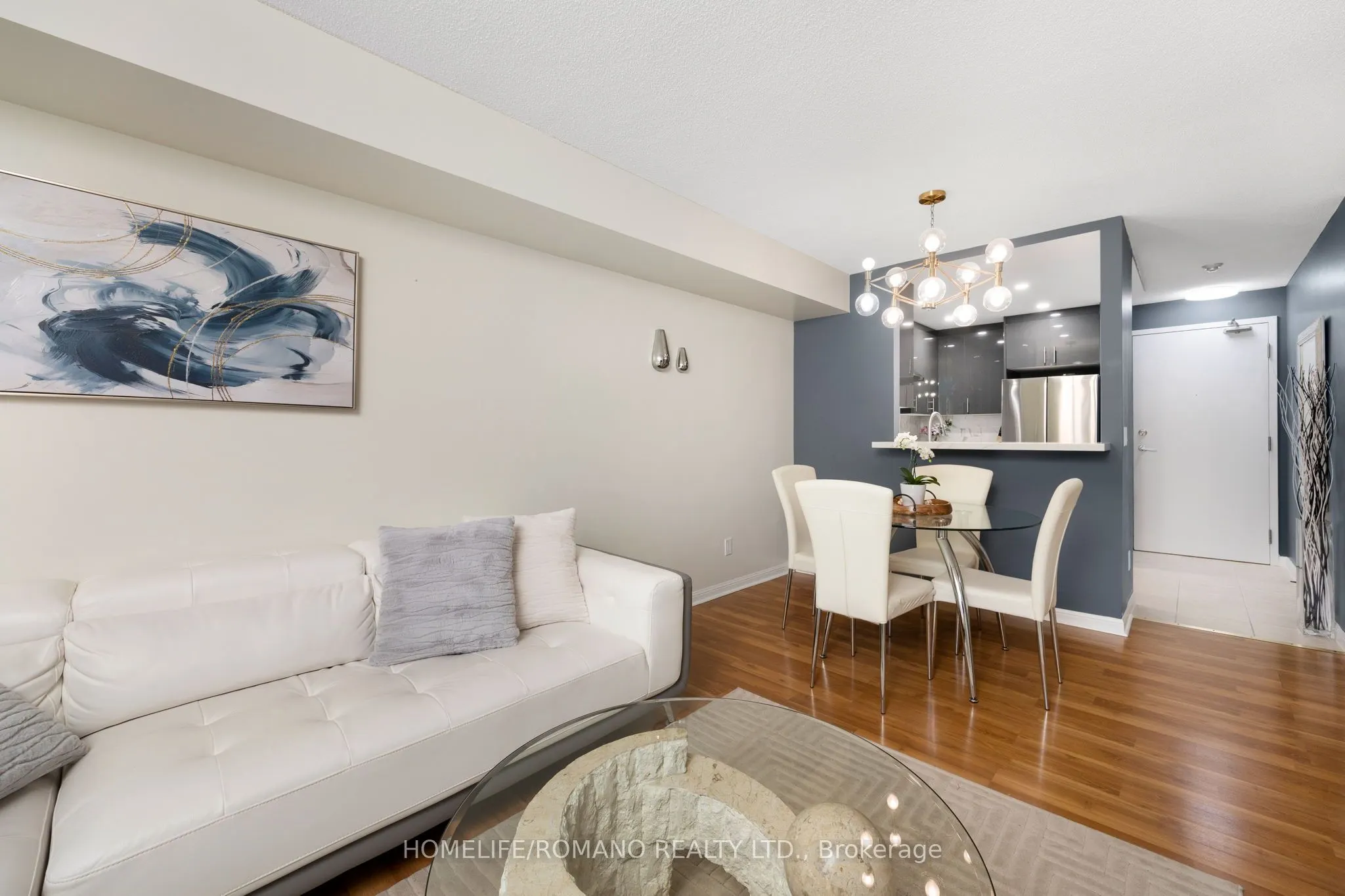 4 Elsinore Path, #302
