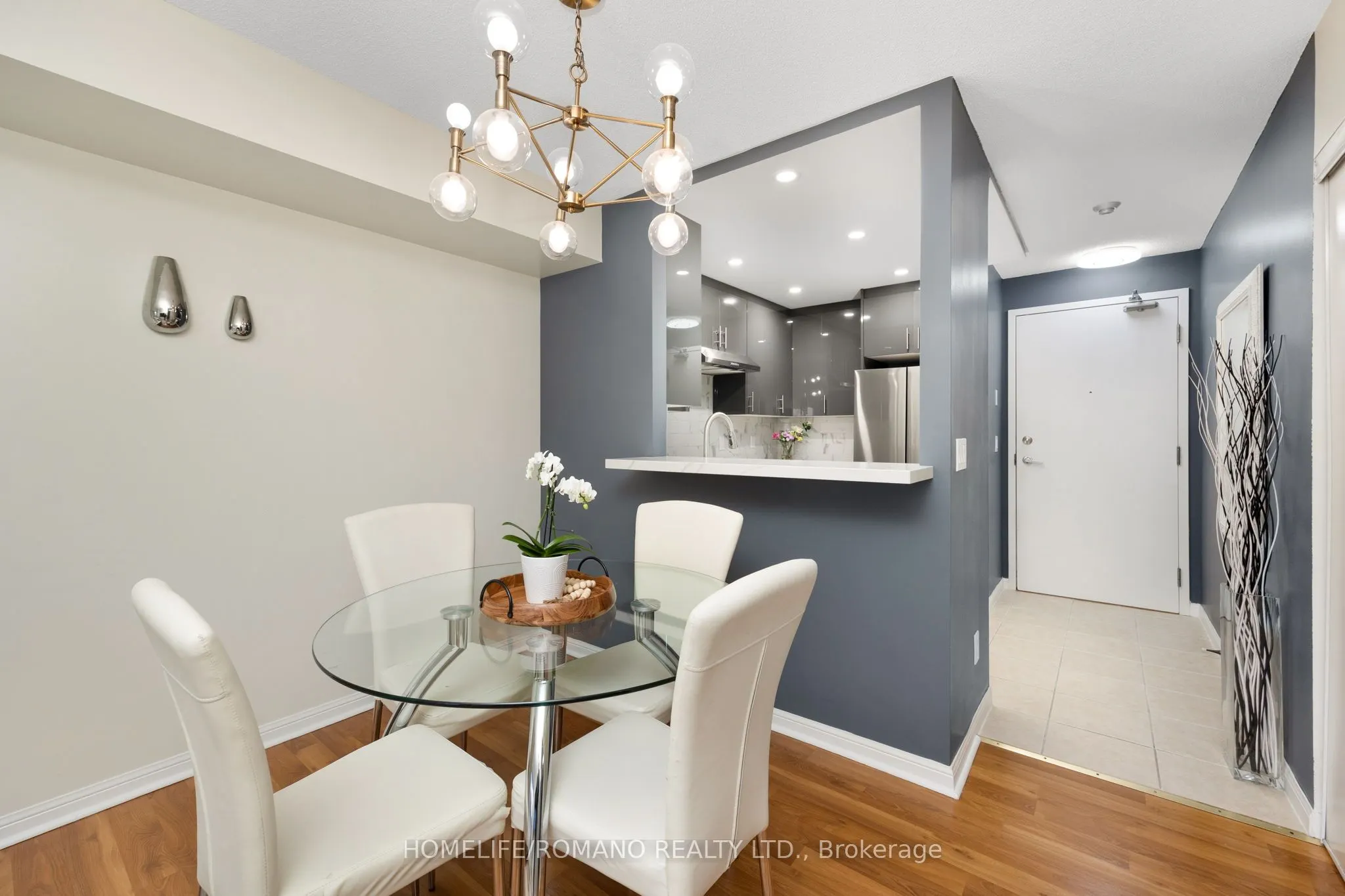 4 Elsinore Path, #302