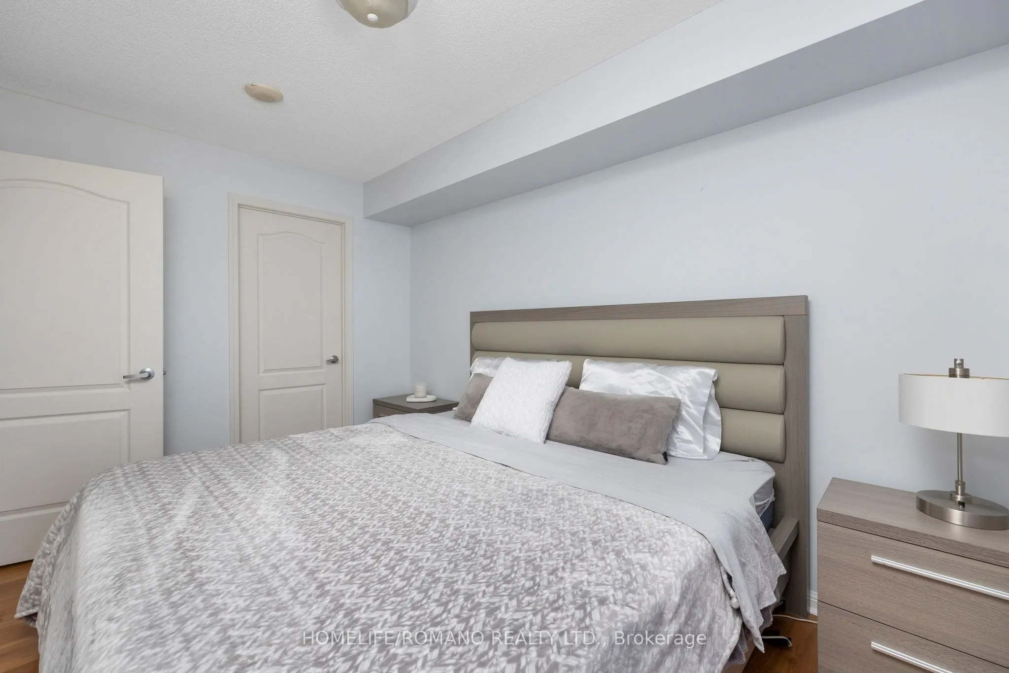 4 Elsinore Path, #302