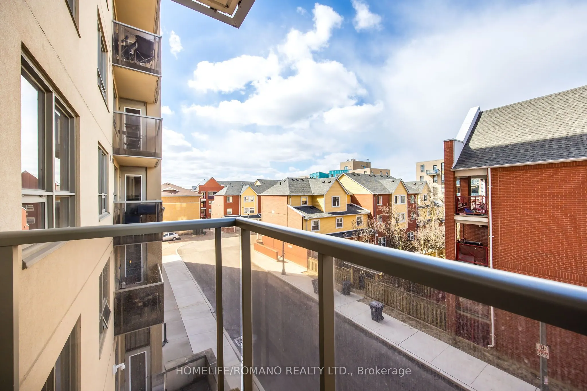 4 Elsinore Path, #302