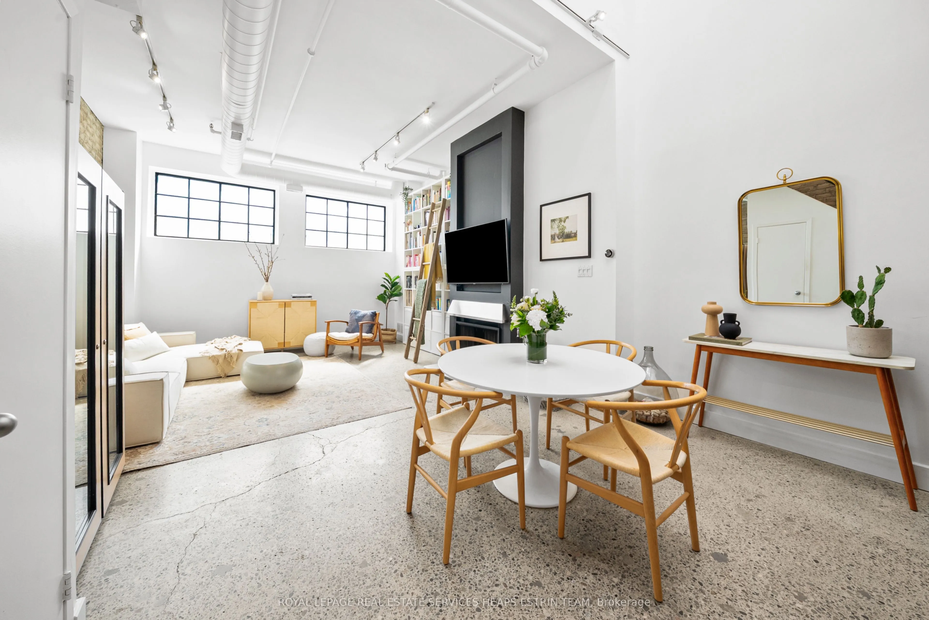 6 Bartlett Avenue, #6
