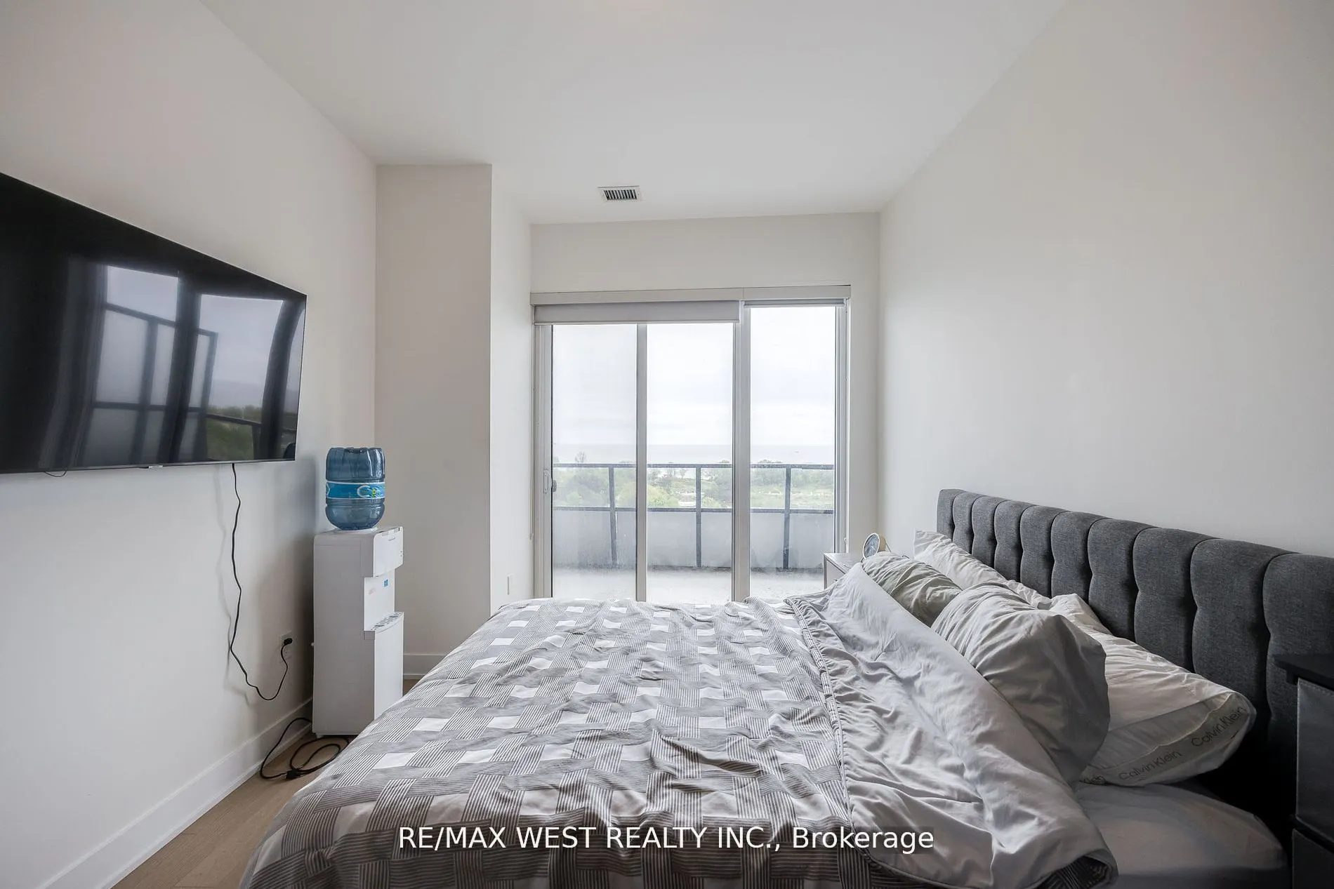 20 Shore Breeze Drive, #702