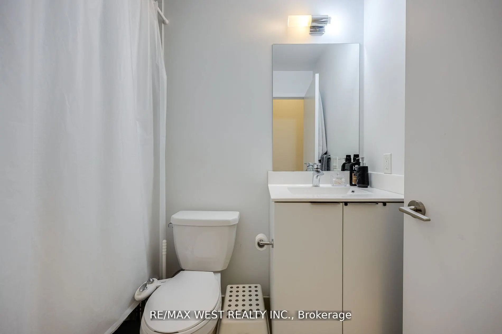 20 Shore Breeze Drive, #702