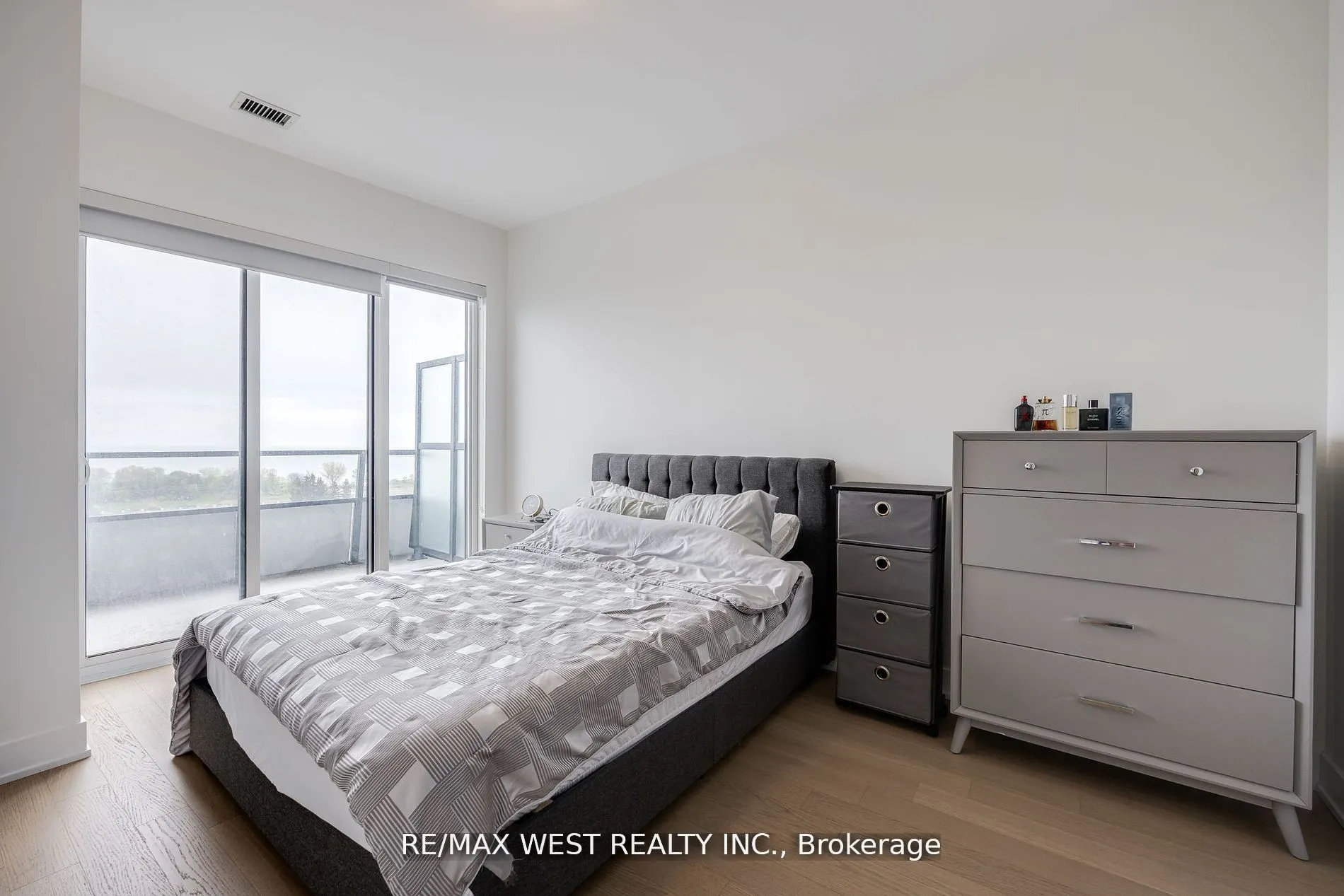 20 Shore Breeze Drive, #702