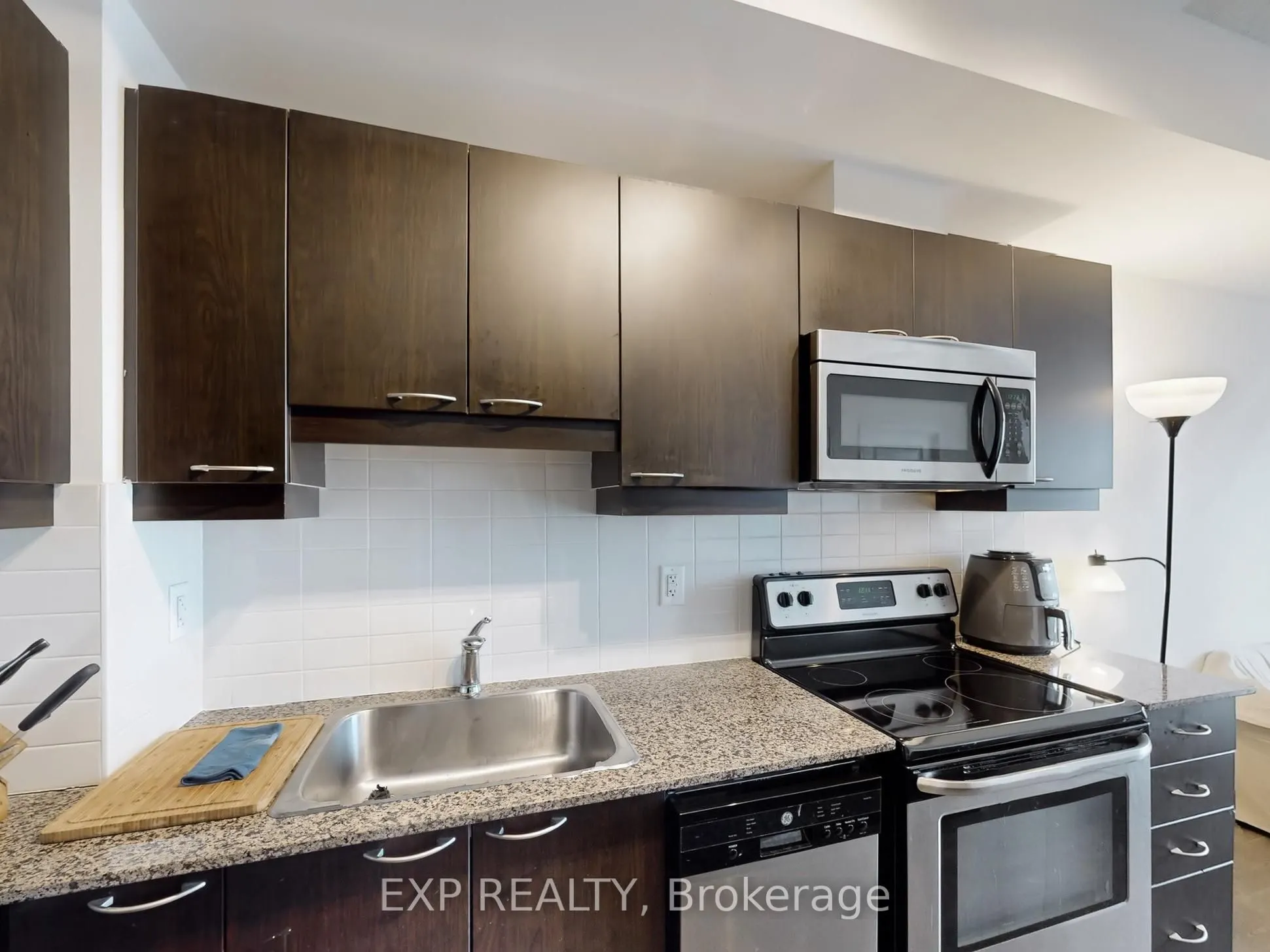385 Prince Of Wales Drive #2207