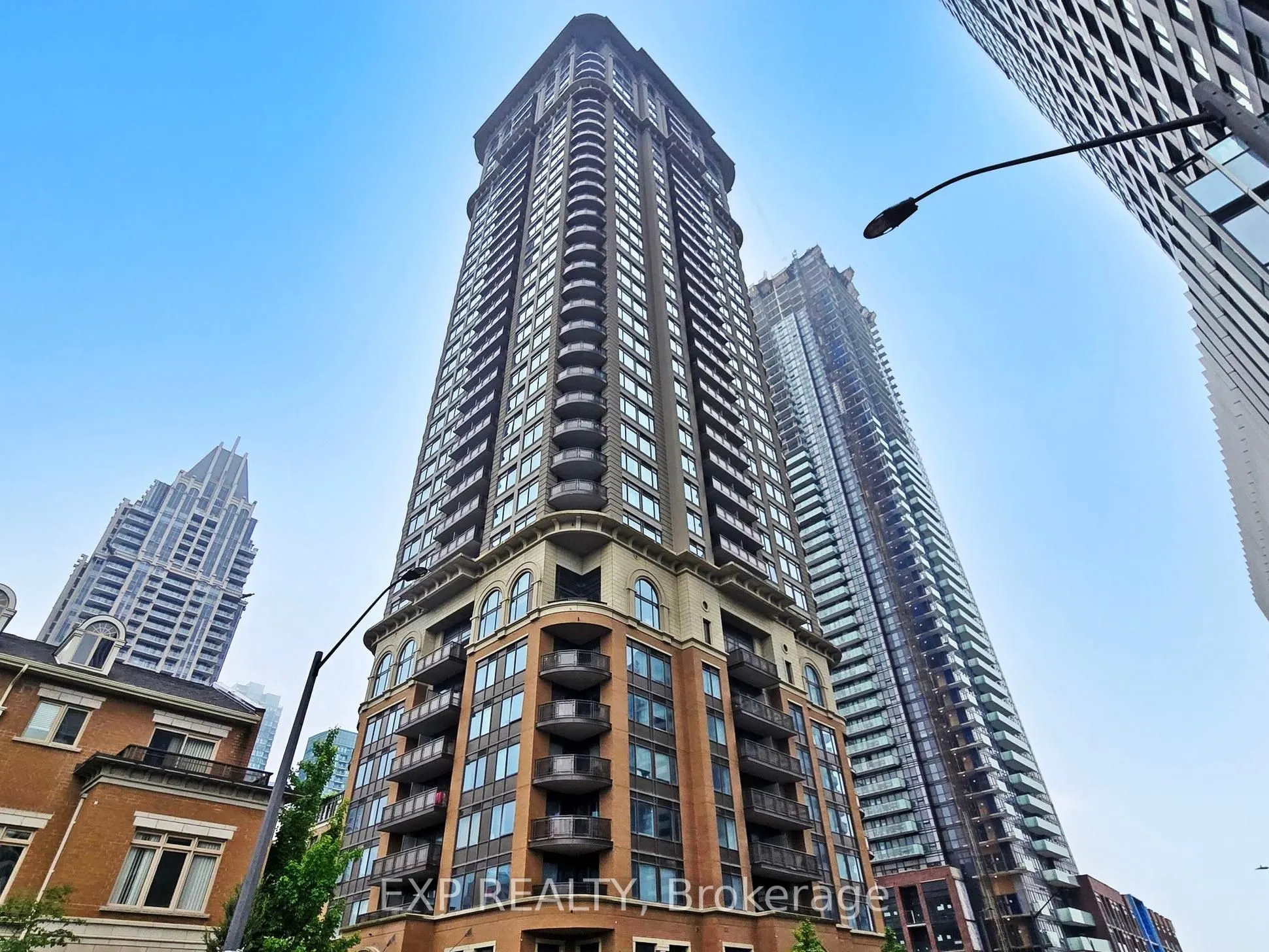 385 Prince Of Wales Drive #2207