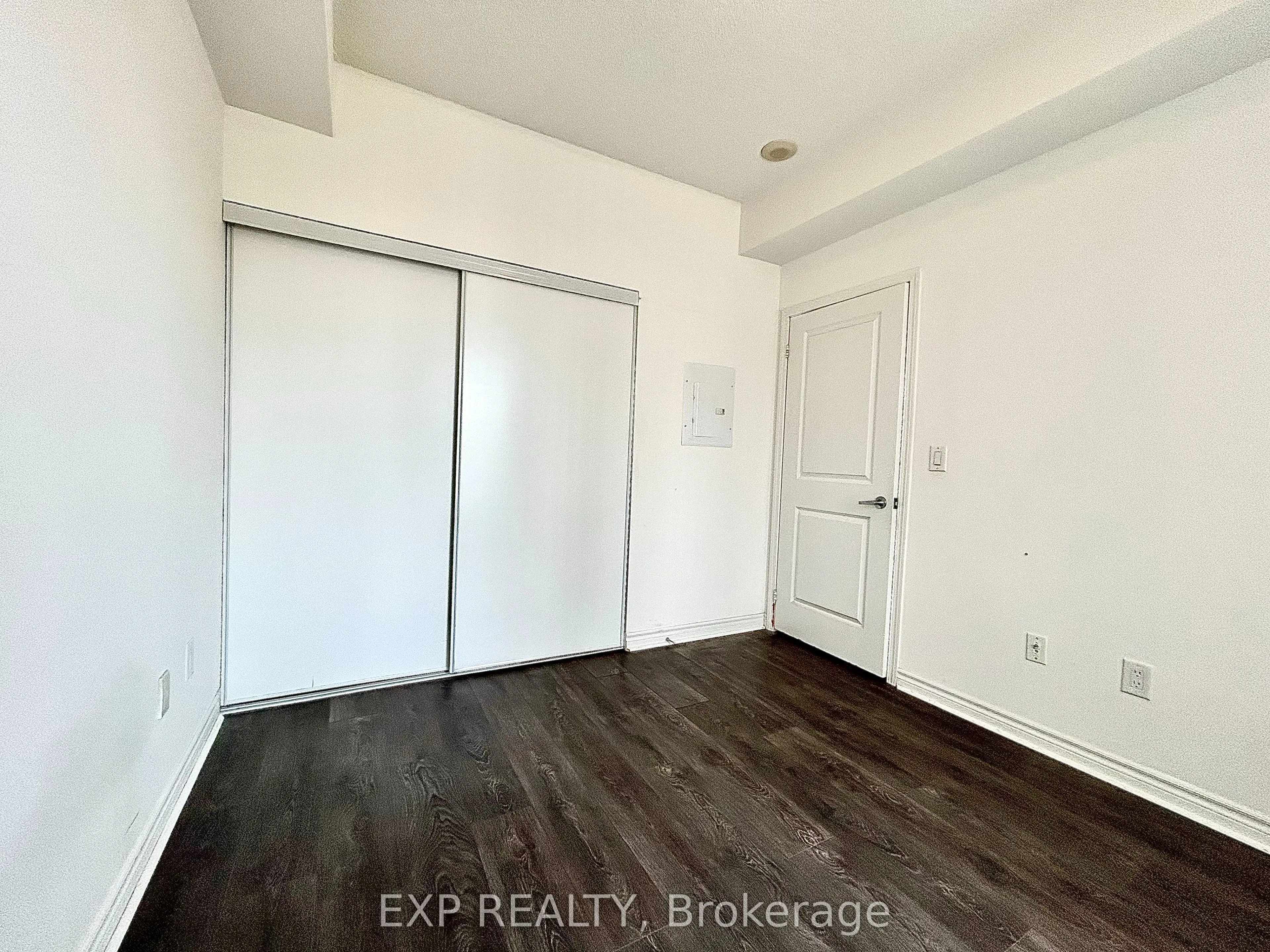 385 Prince Of Wales Drive #2207