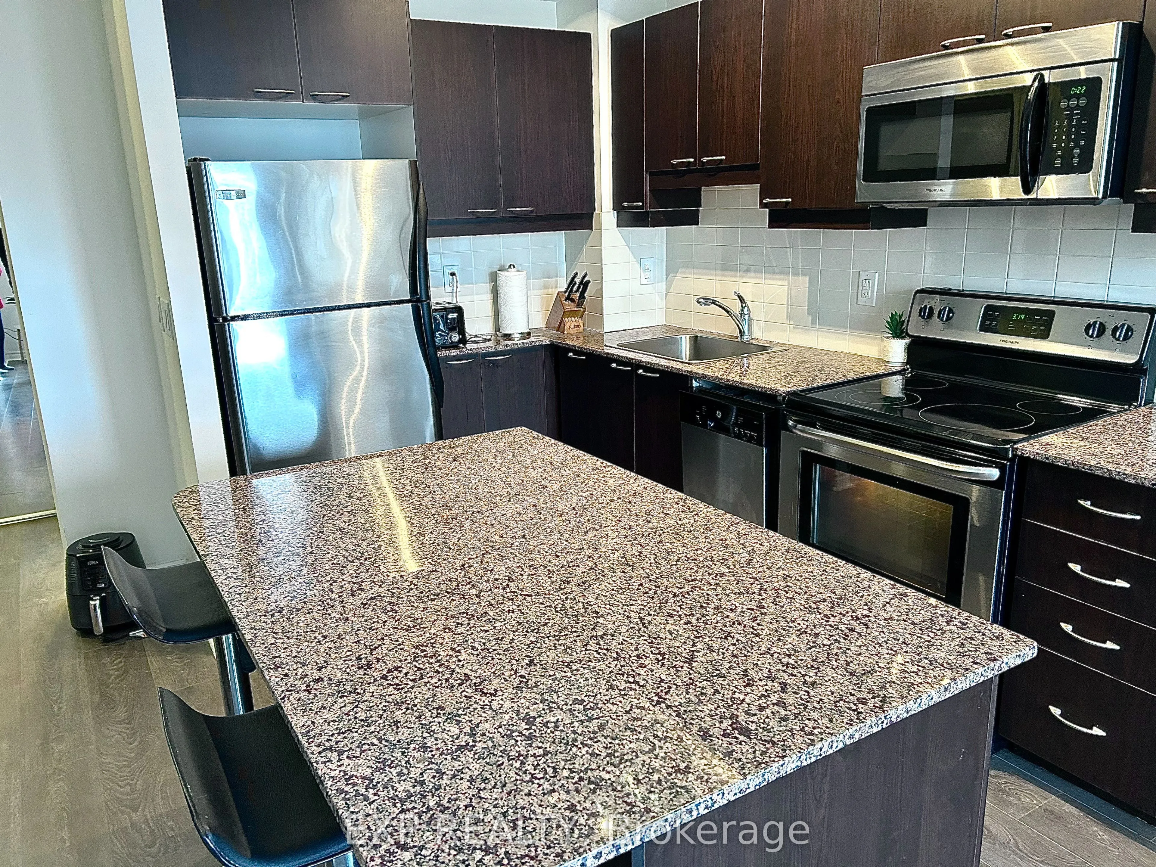 385 Prince Of Wales Drive #2207
