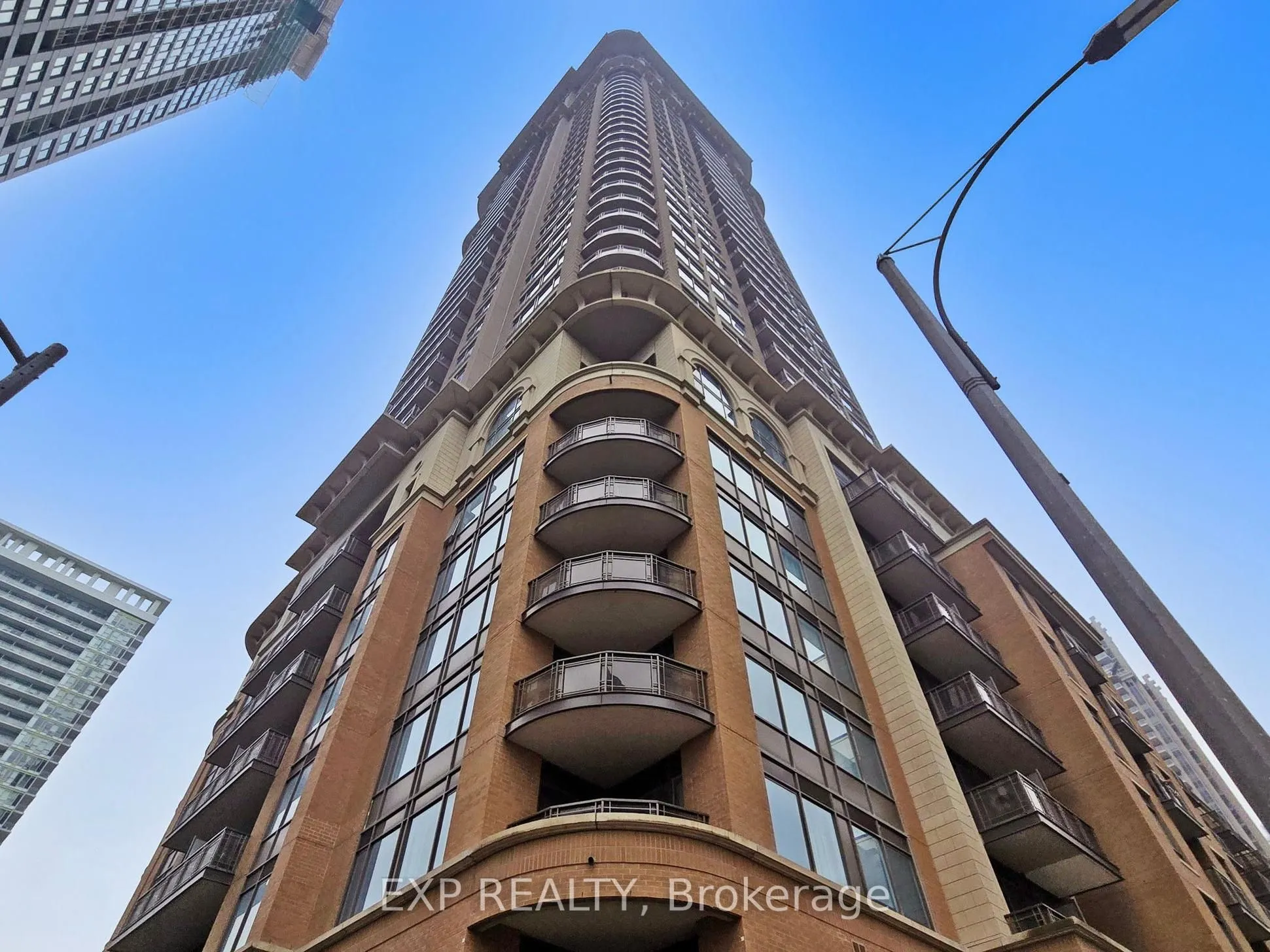 385 Prince Of Wales Drive #2207