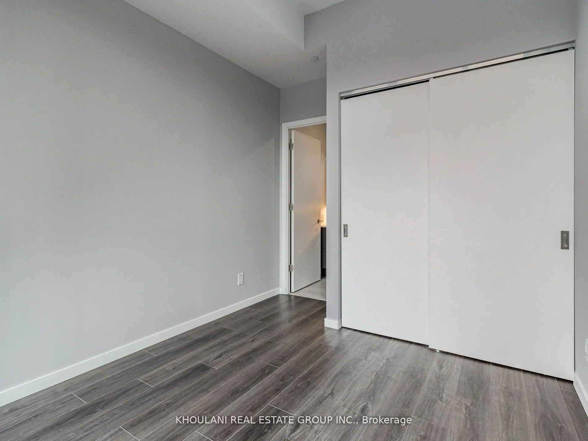 7 Smith Crescent #204