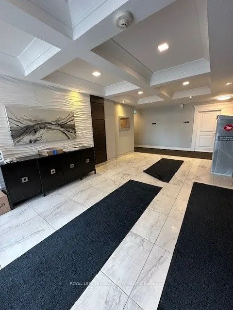 630 Sauve Street #404