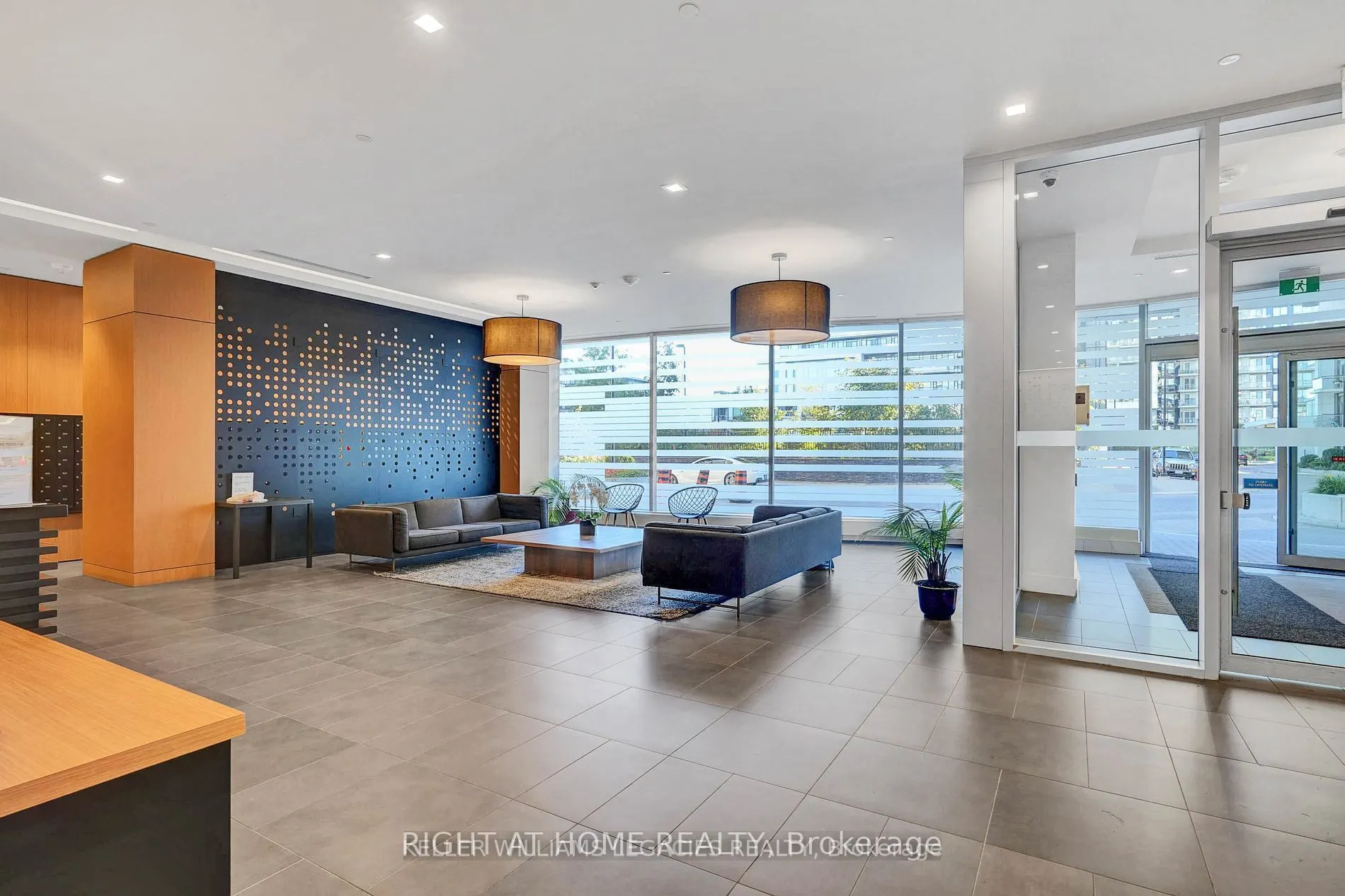 2520 Eglinton Avenue W, #1612