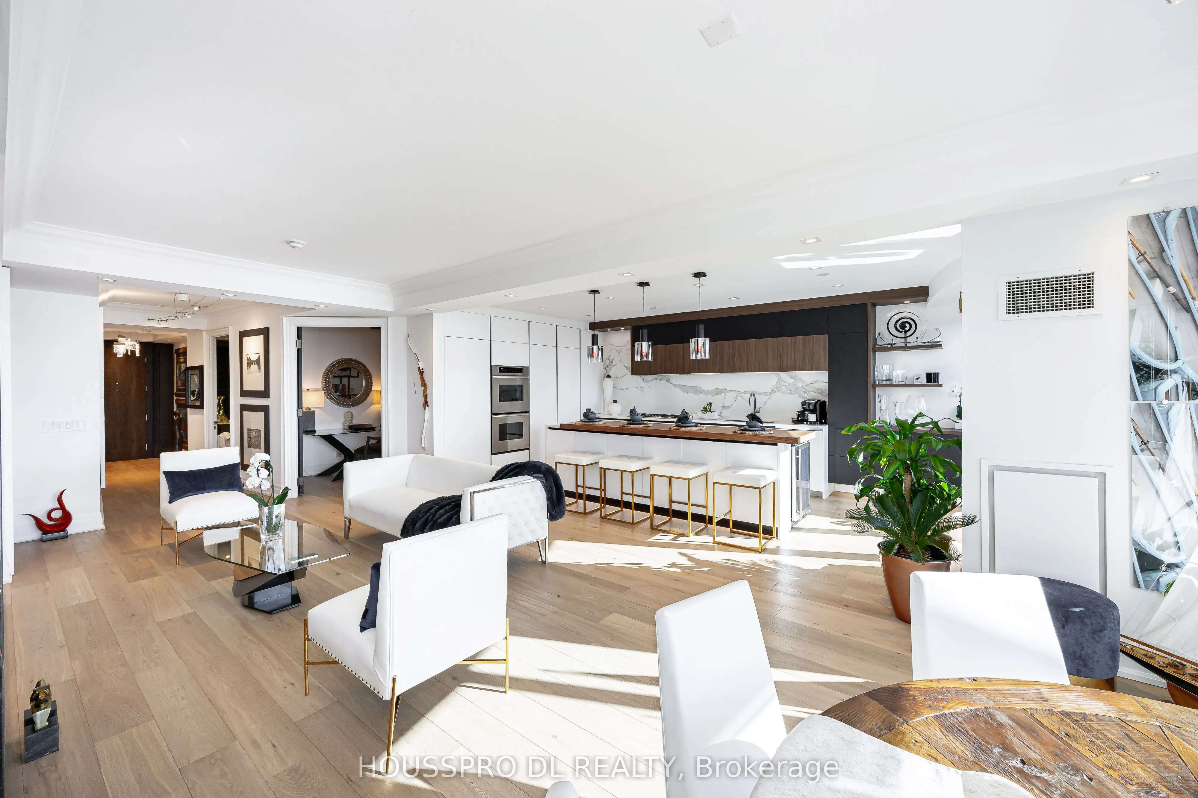 2095 Lake Shore Boulevard W #318
