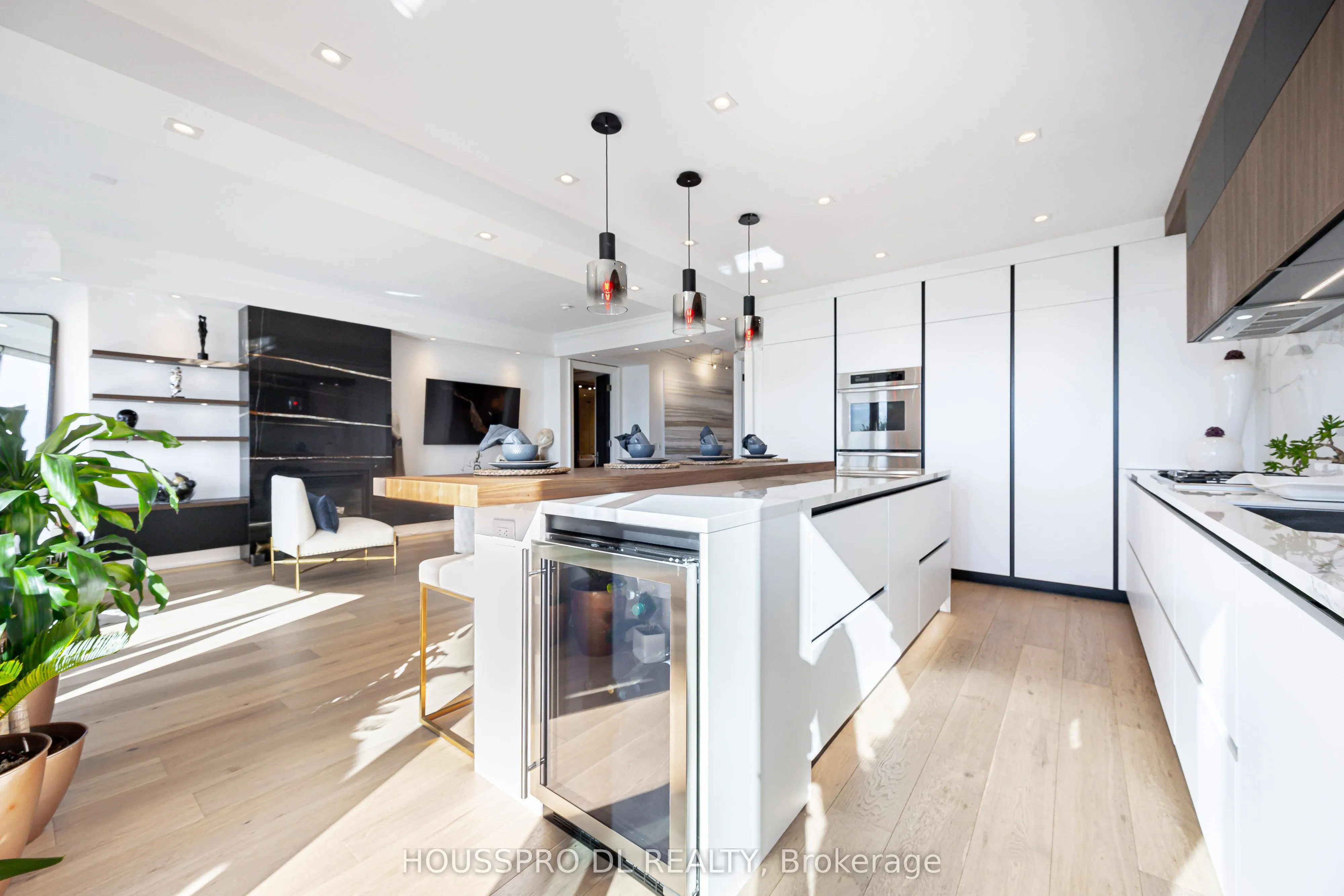 2095 Lake Shore Boulevard W #318