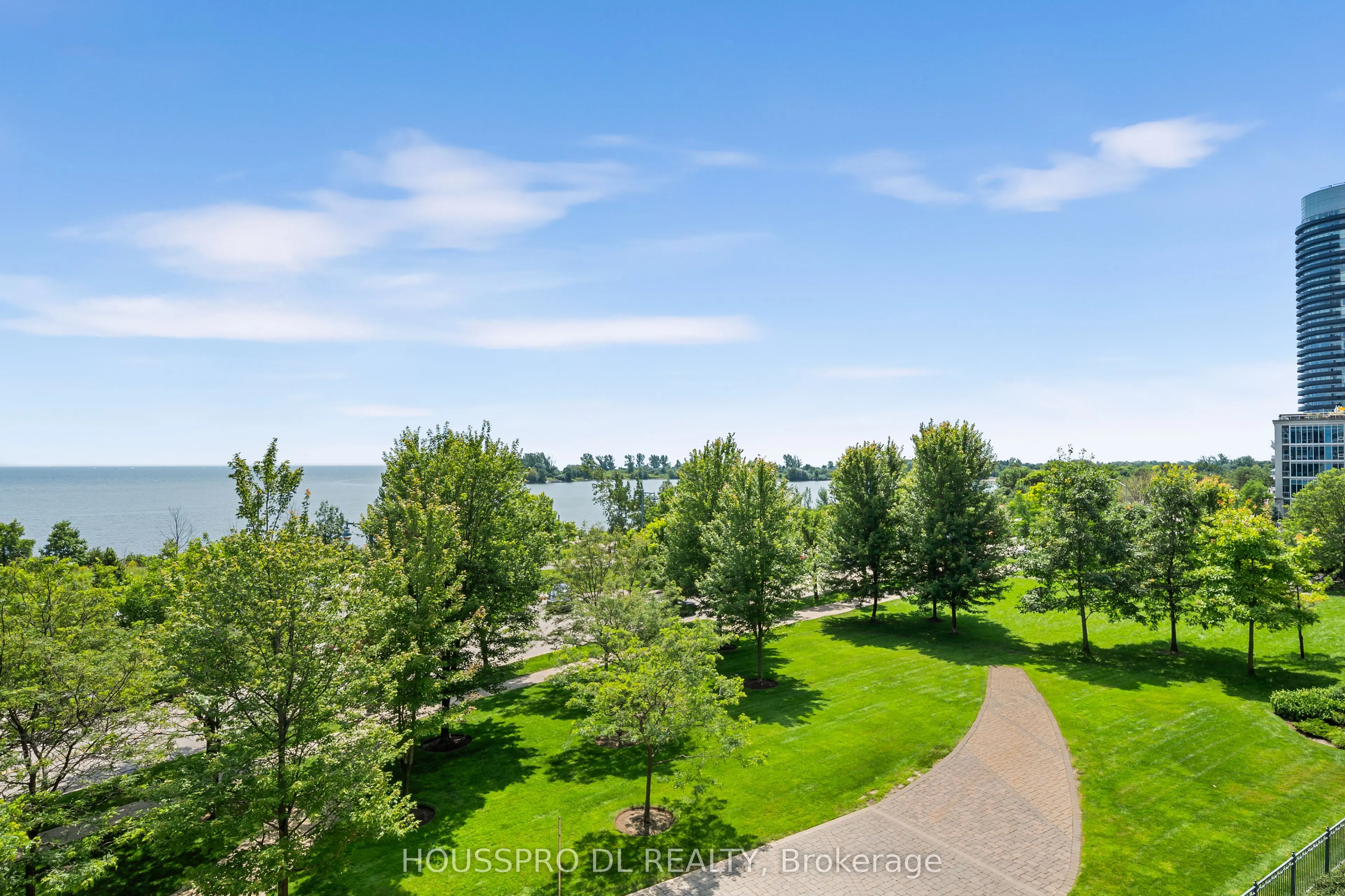 2095 Lake Shore Boulevard W #318