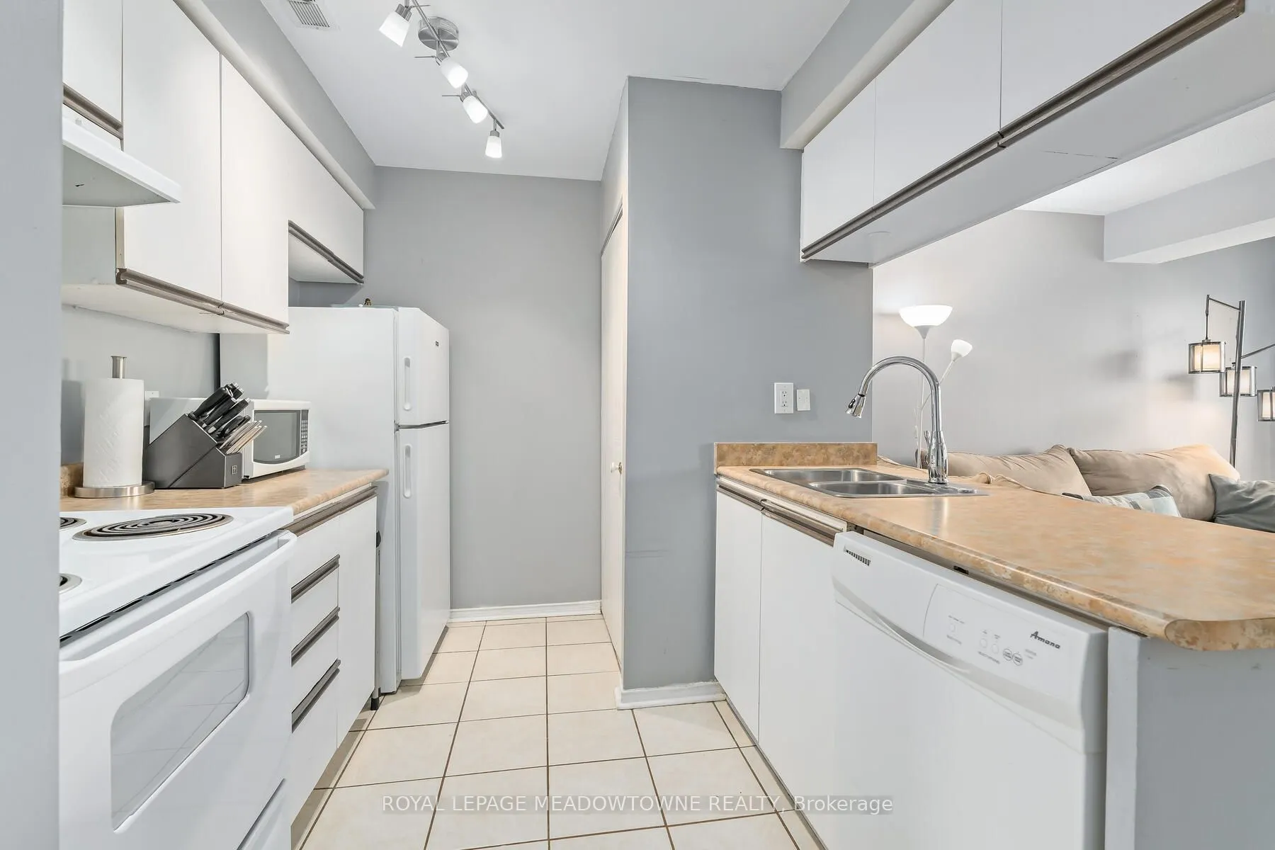 42A Stewart Maclaren Road, #24