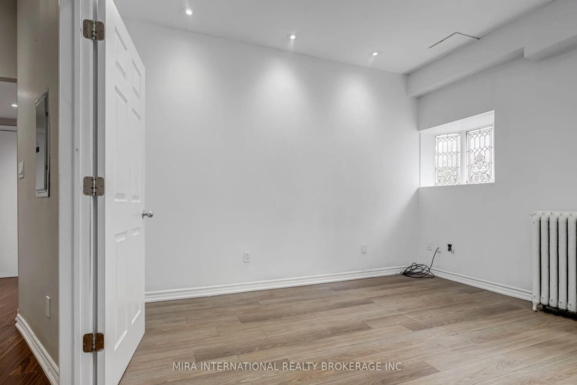 11 Laxton Avenue #101