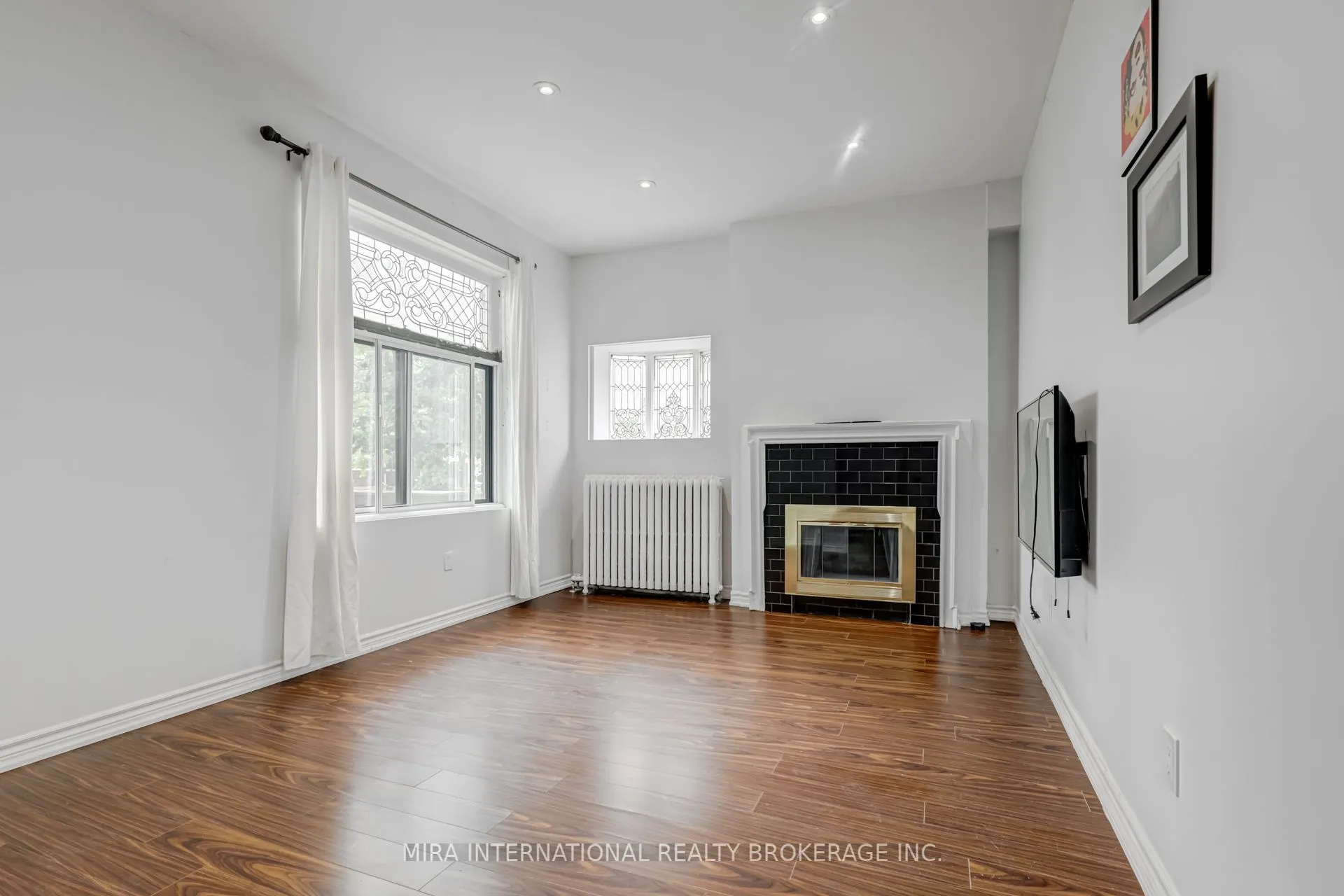 11 Laxton Avenue #101