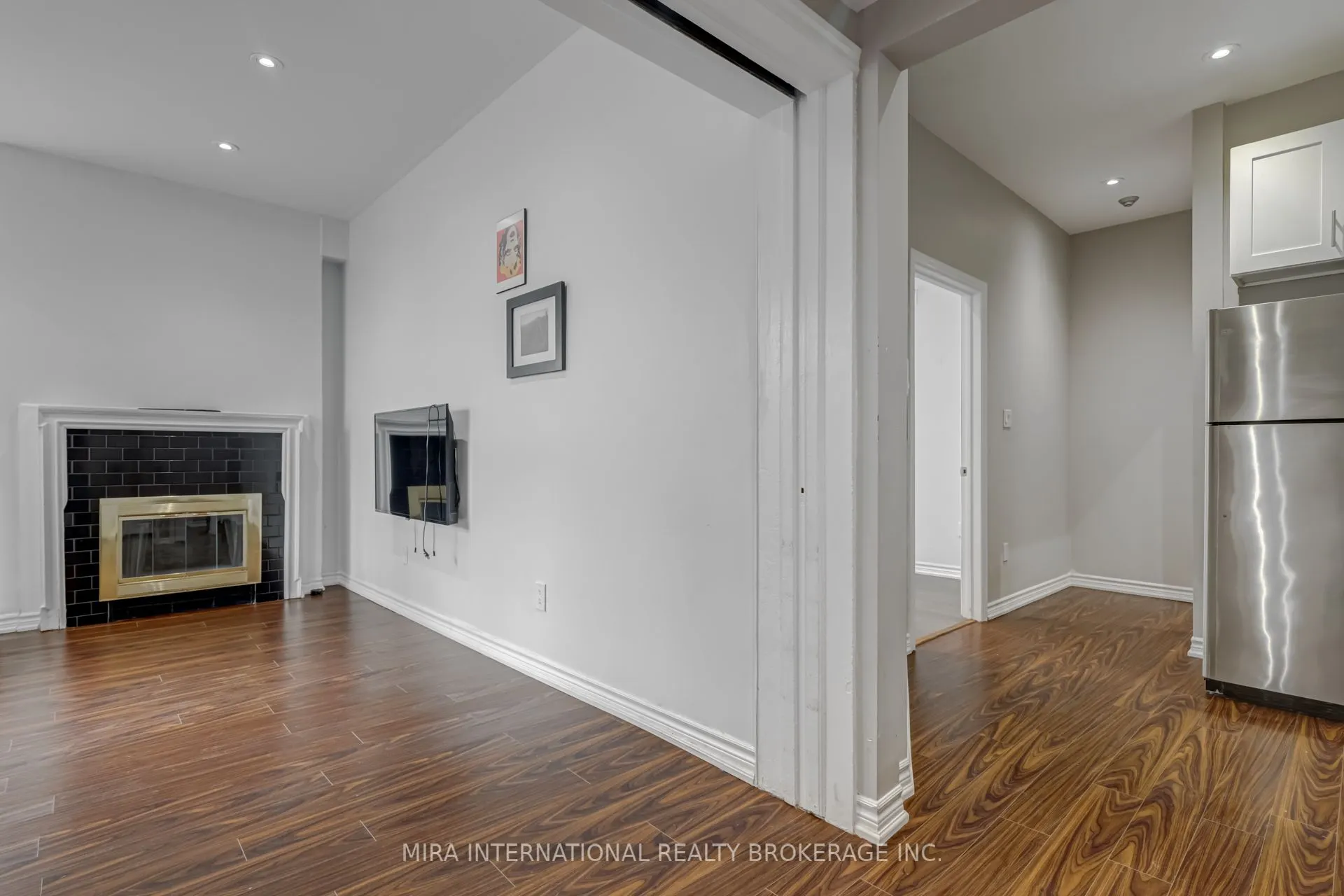 11 Laxton Avenue #101