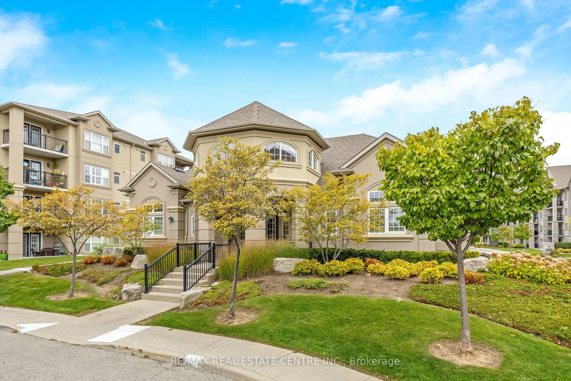 1360 Main Street E, #304