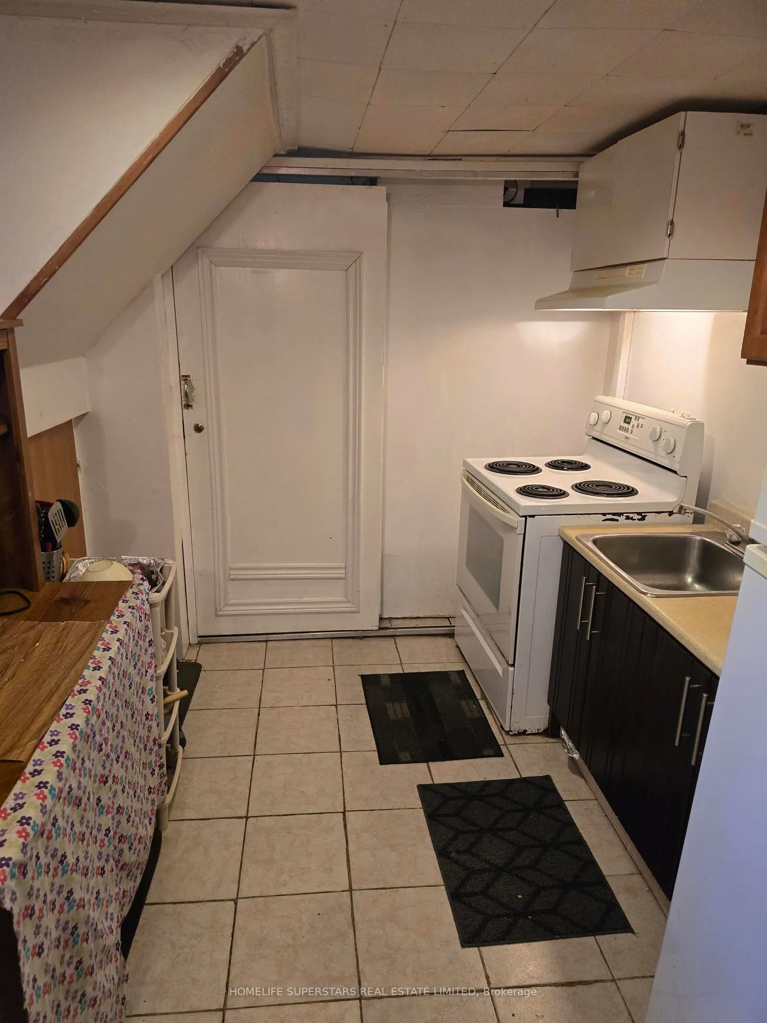 918 Islington (Bsmnt) Avenue