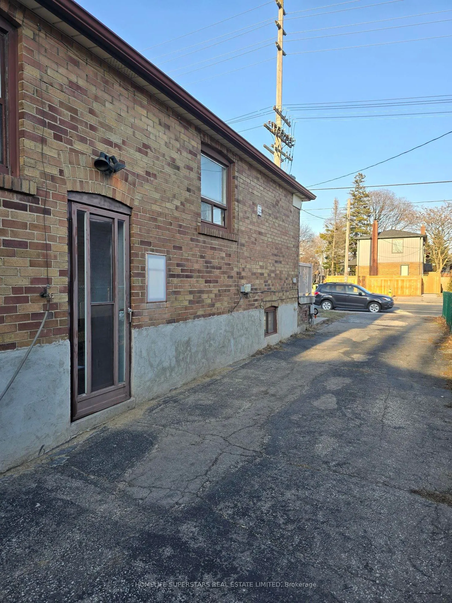 918 Islington (Bsmnt) Avenue