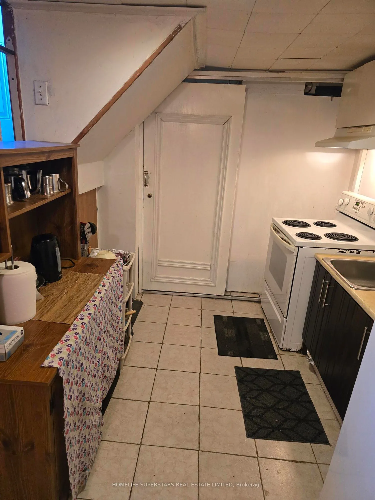 918 Islington (Bsmnt) Avenue