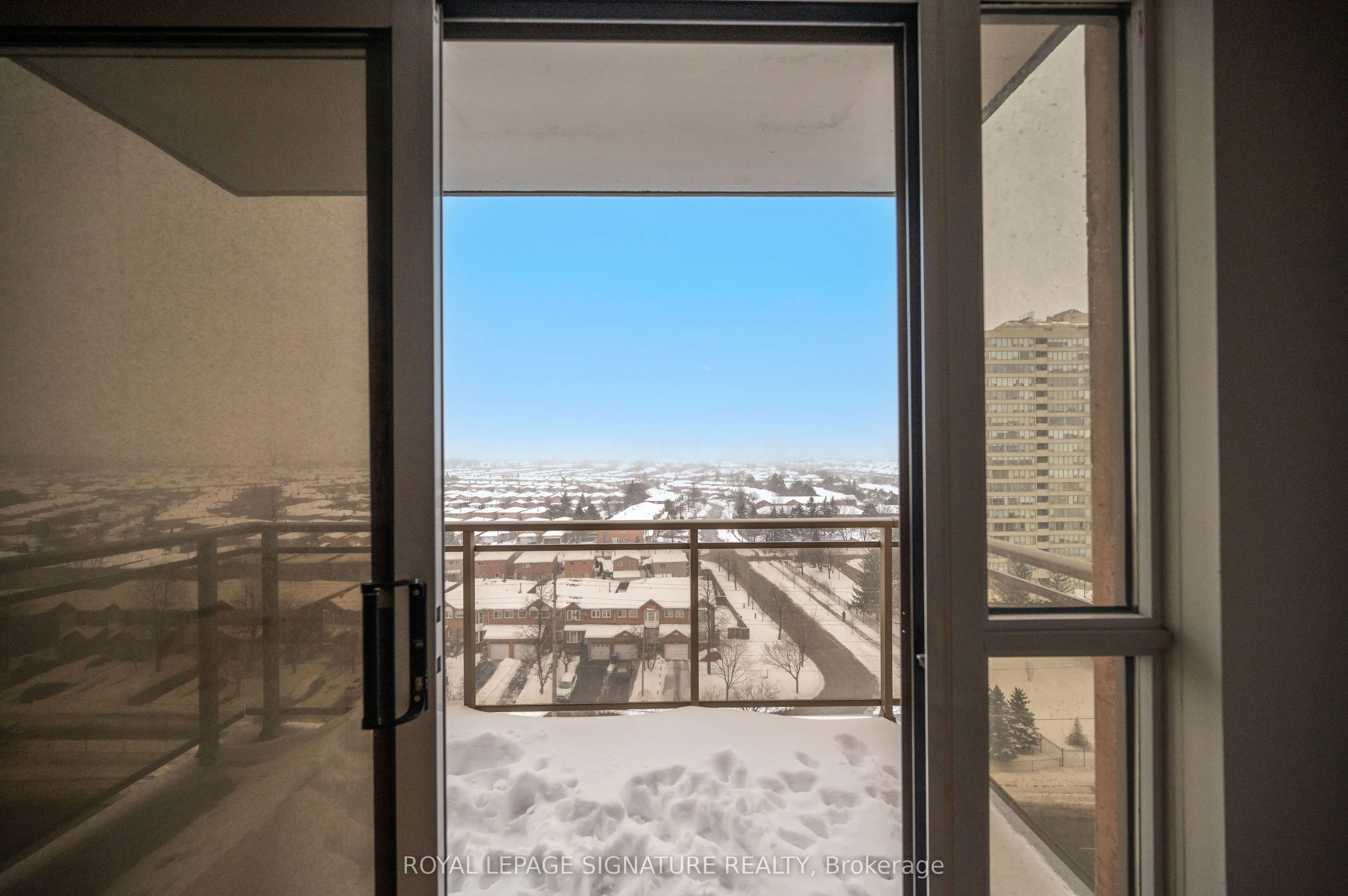 810 Scollard Court, #1003