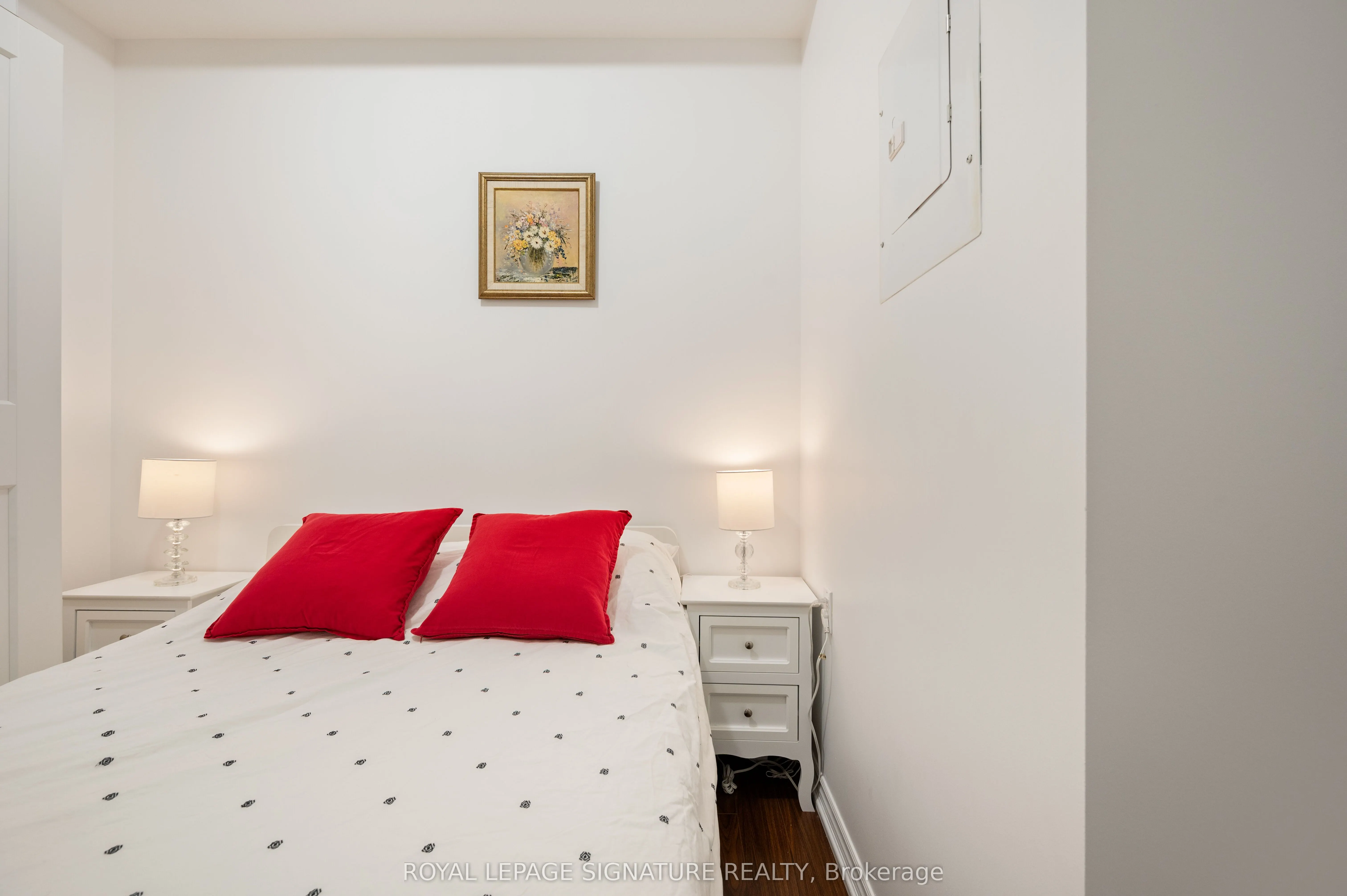 810 Scollard Court, #1003