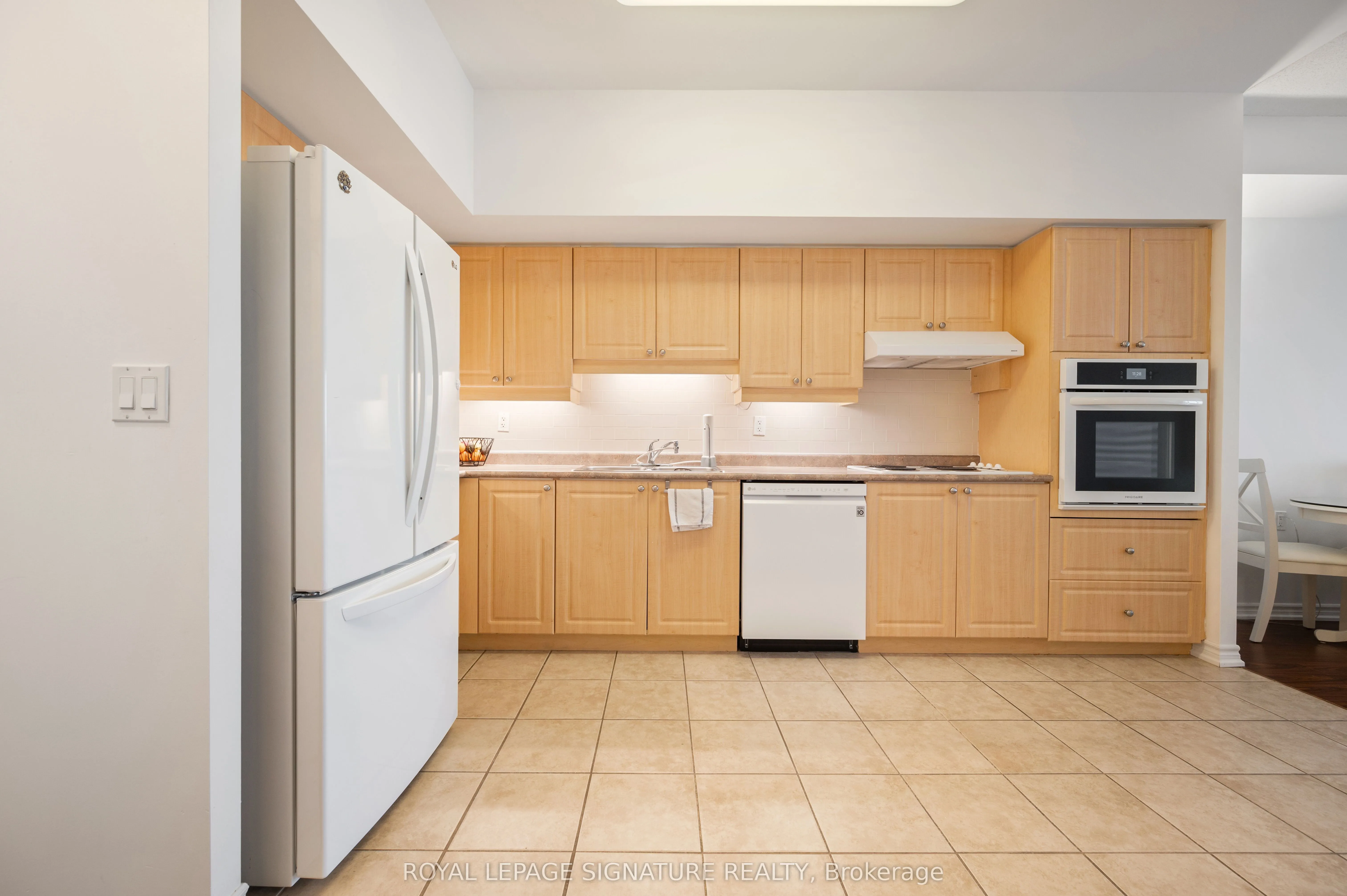 810 Scollard Court, #1003