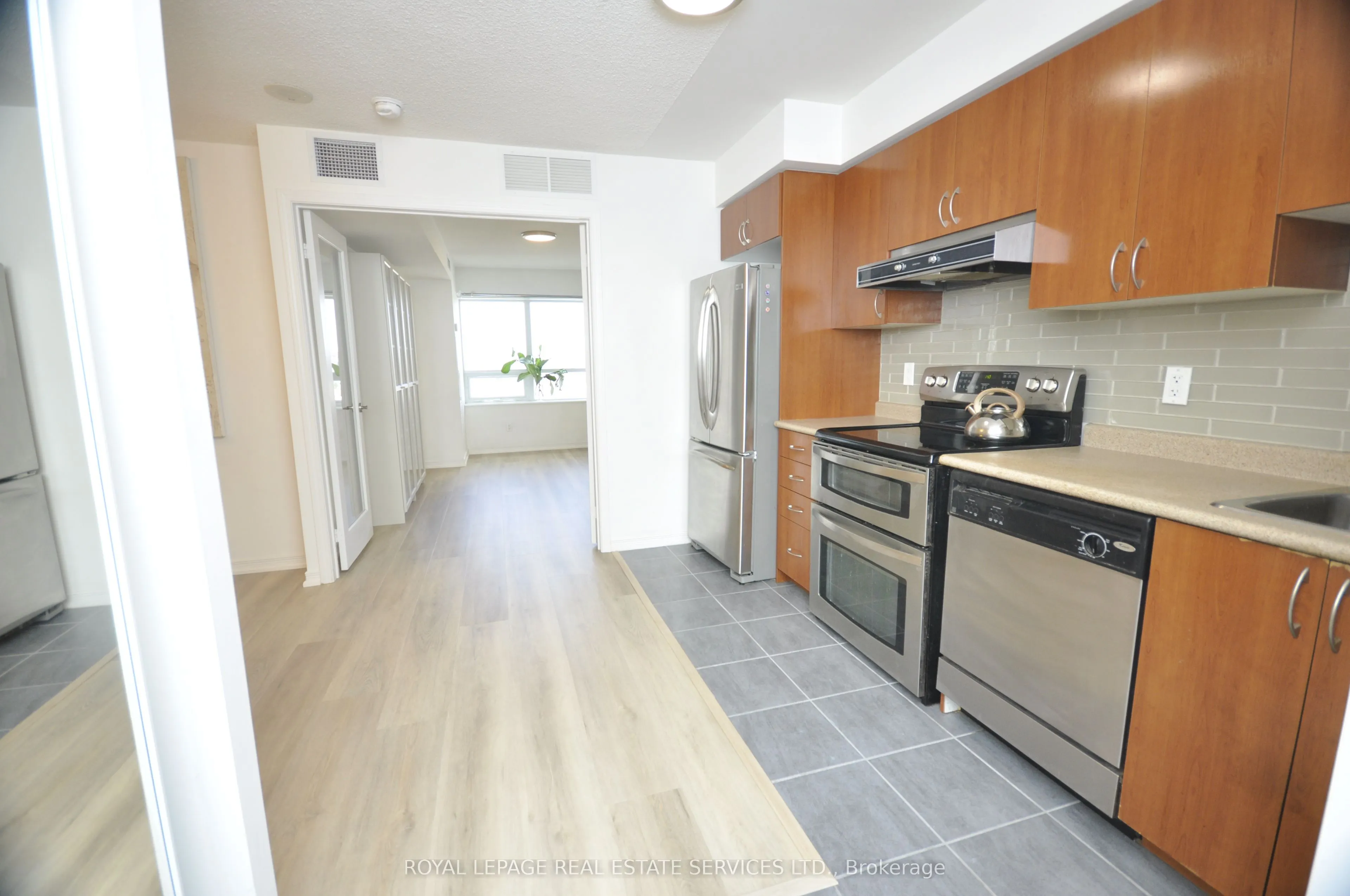 60 Heintzman Street, #1217