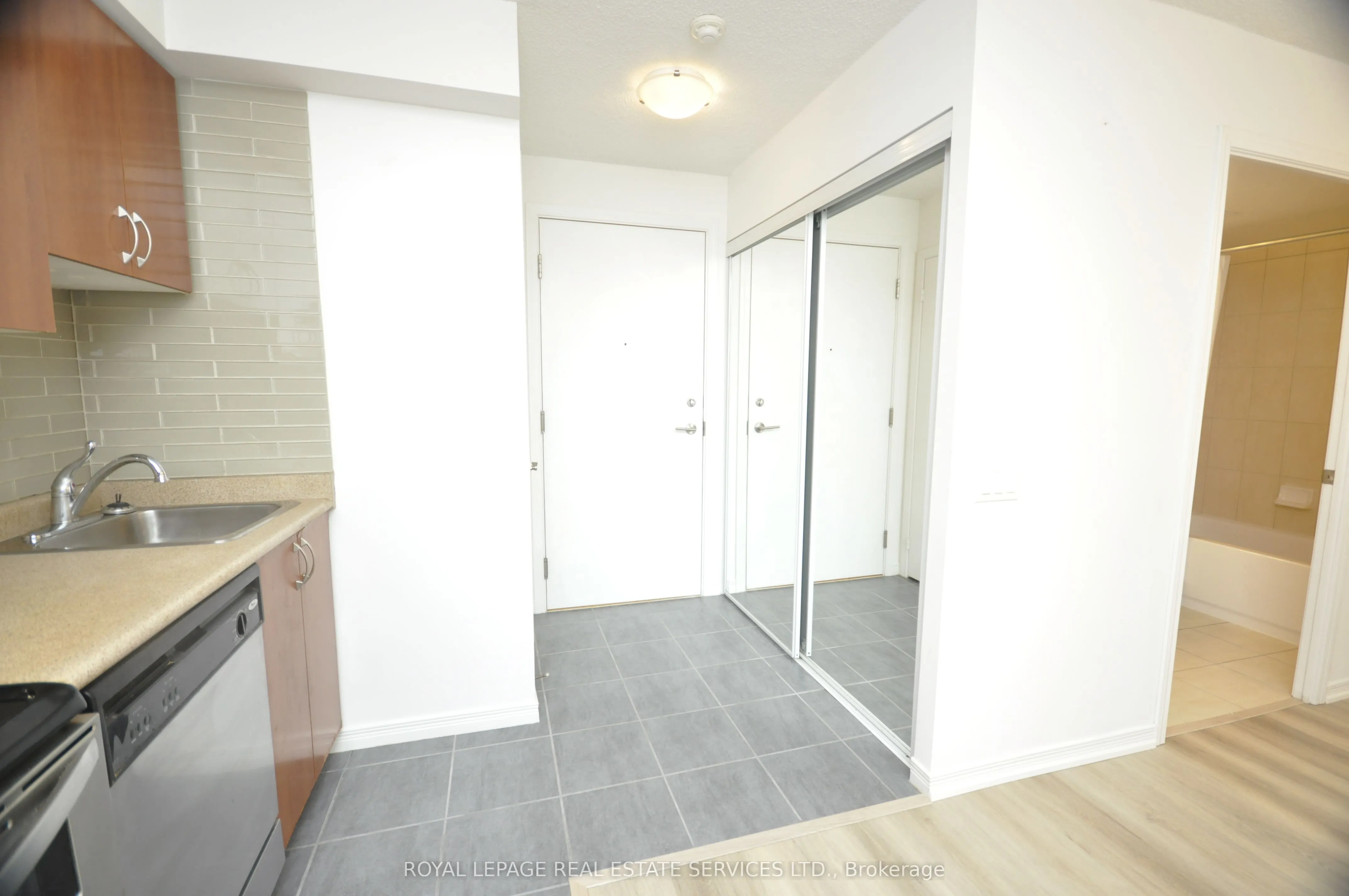 60 Heintzman Street, #1217