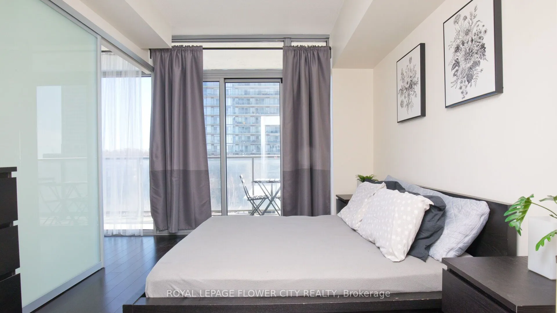 105 The Queensway Avenue, #415