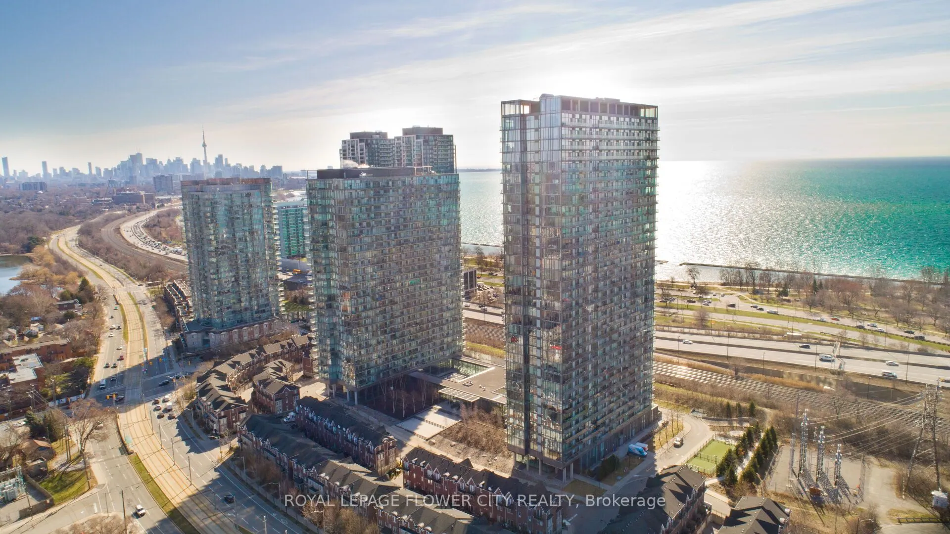 105 The Queensway Avenue, #415
