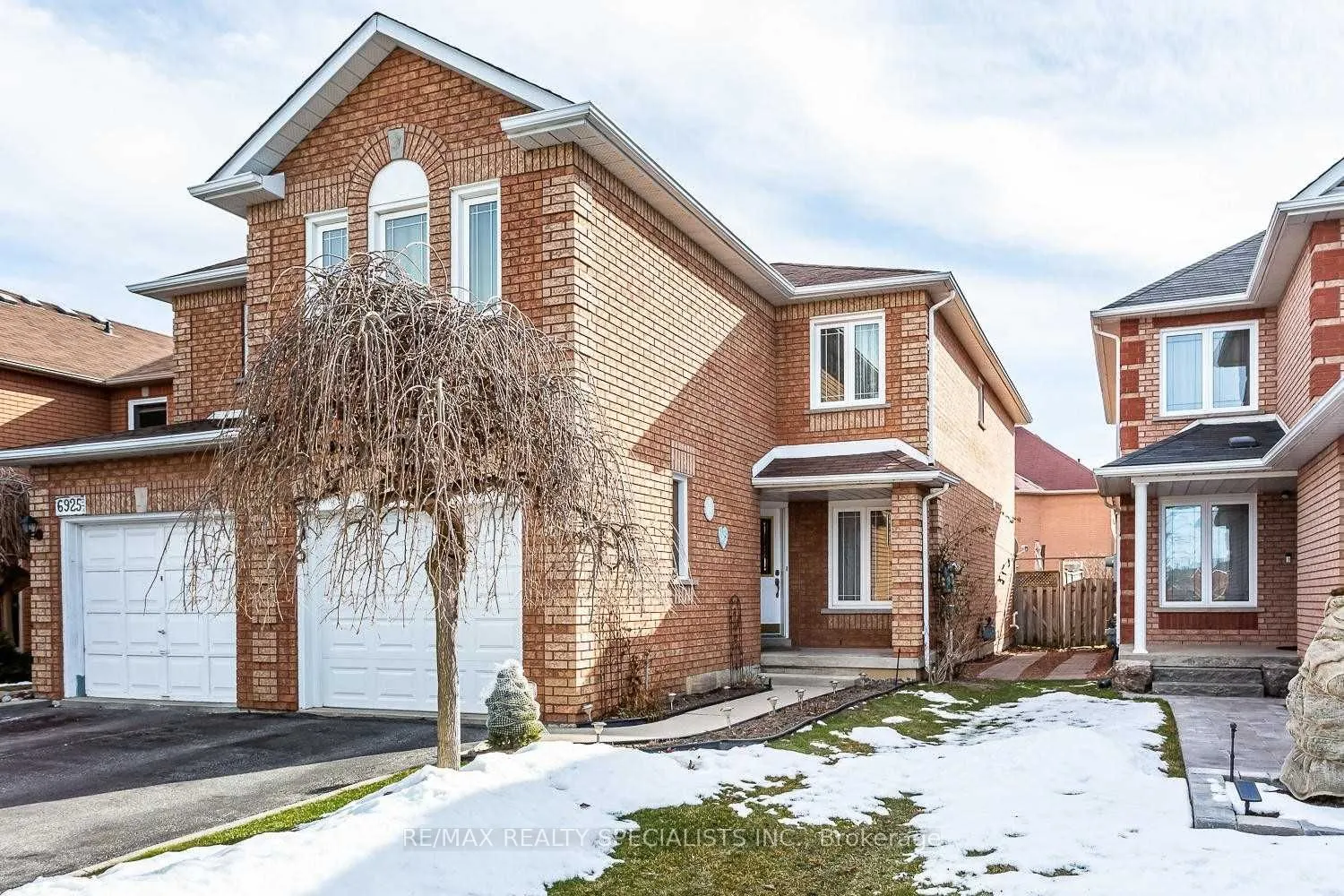 6923 Dillingwood Drive, #Main & 2nd