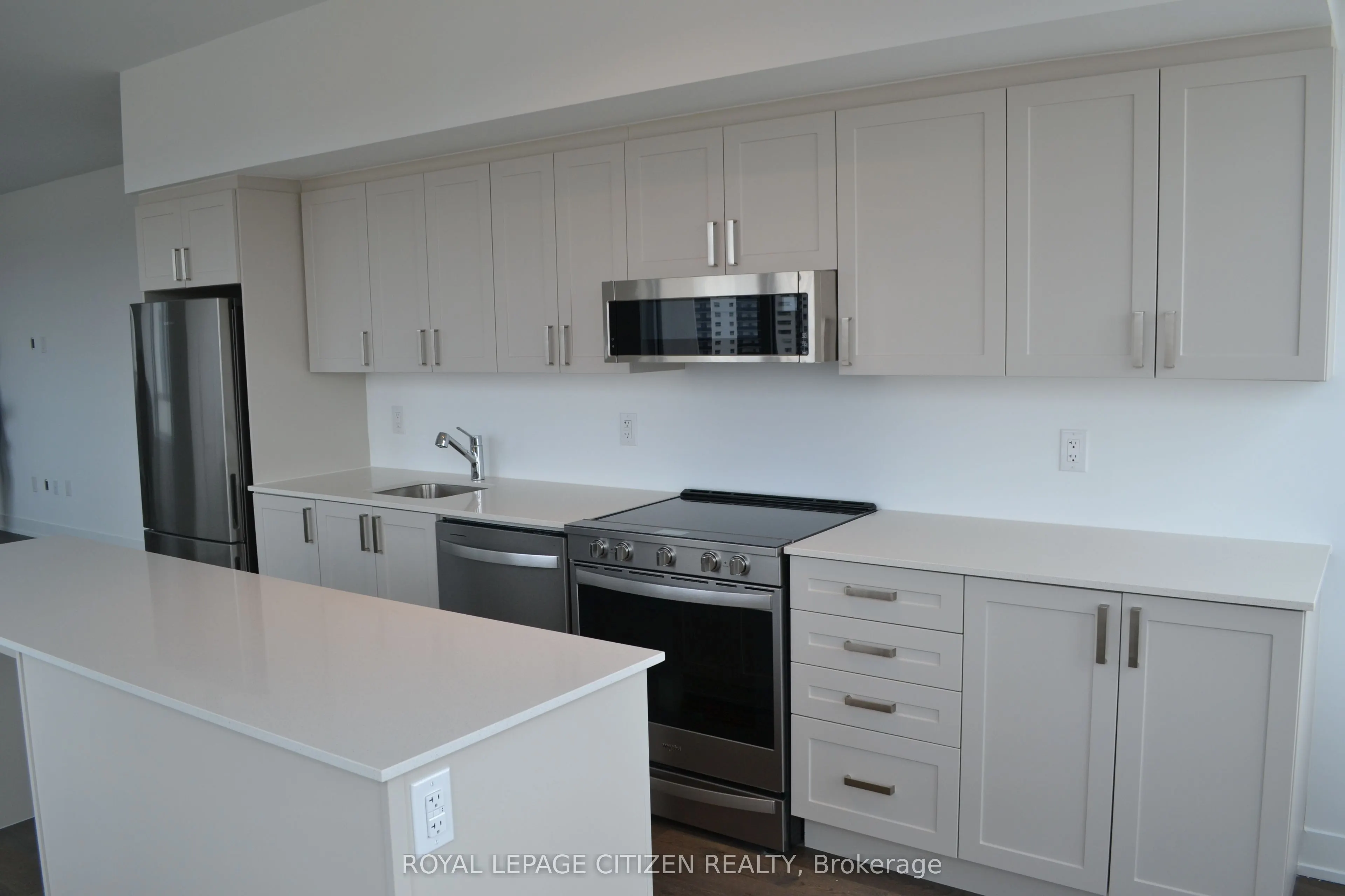 1063 Douglas McCurdy Comm #907