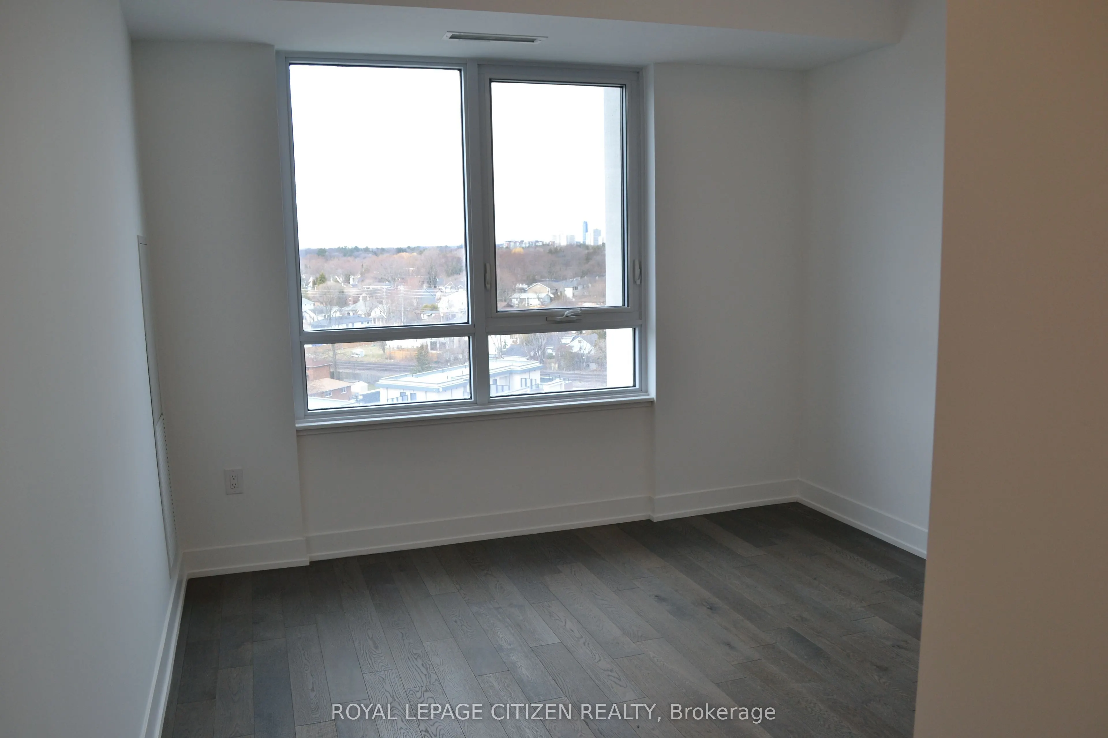 1063 Douglas McCurdy Comm #907