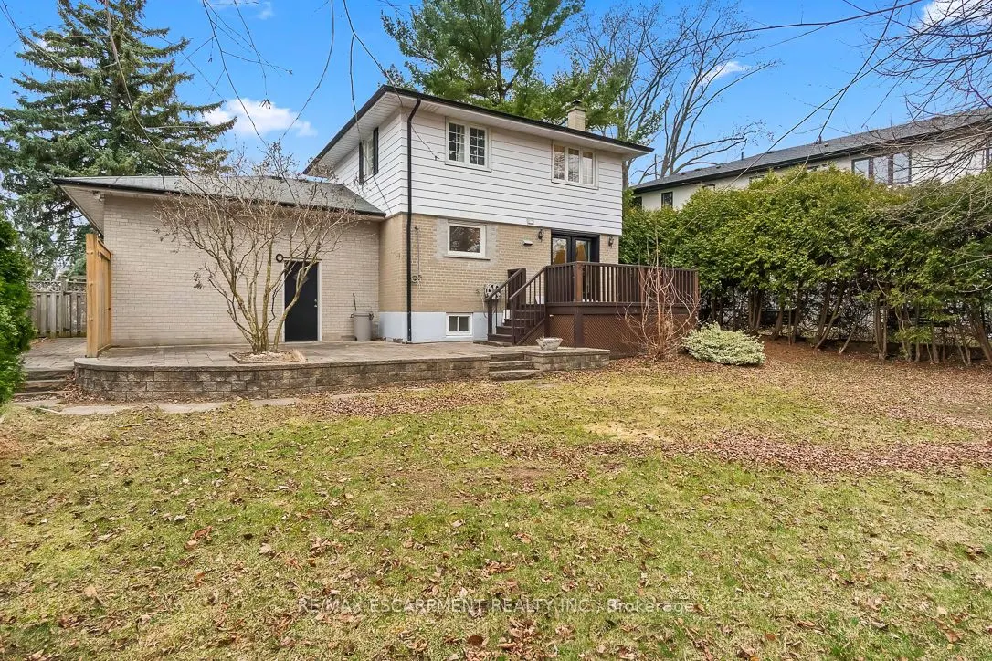 561 Wingrove Crescent