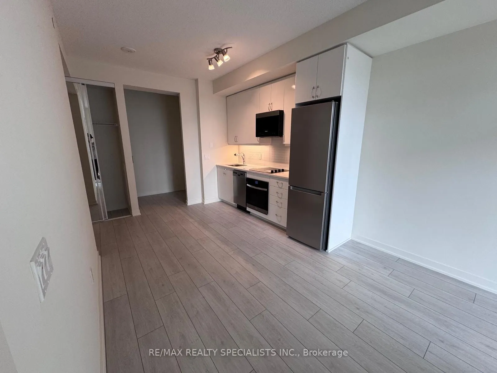 38 Annie Craig Drive #2707