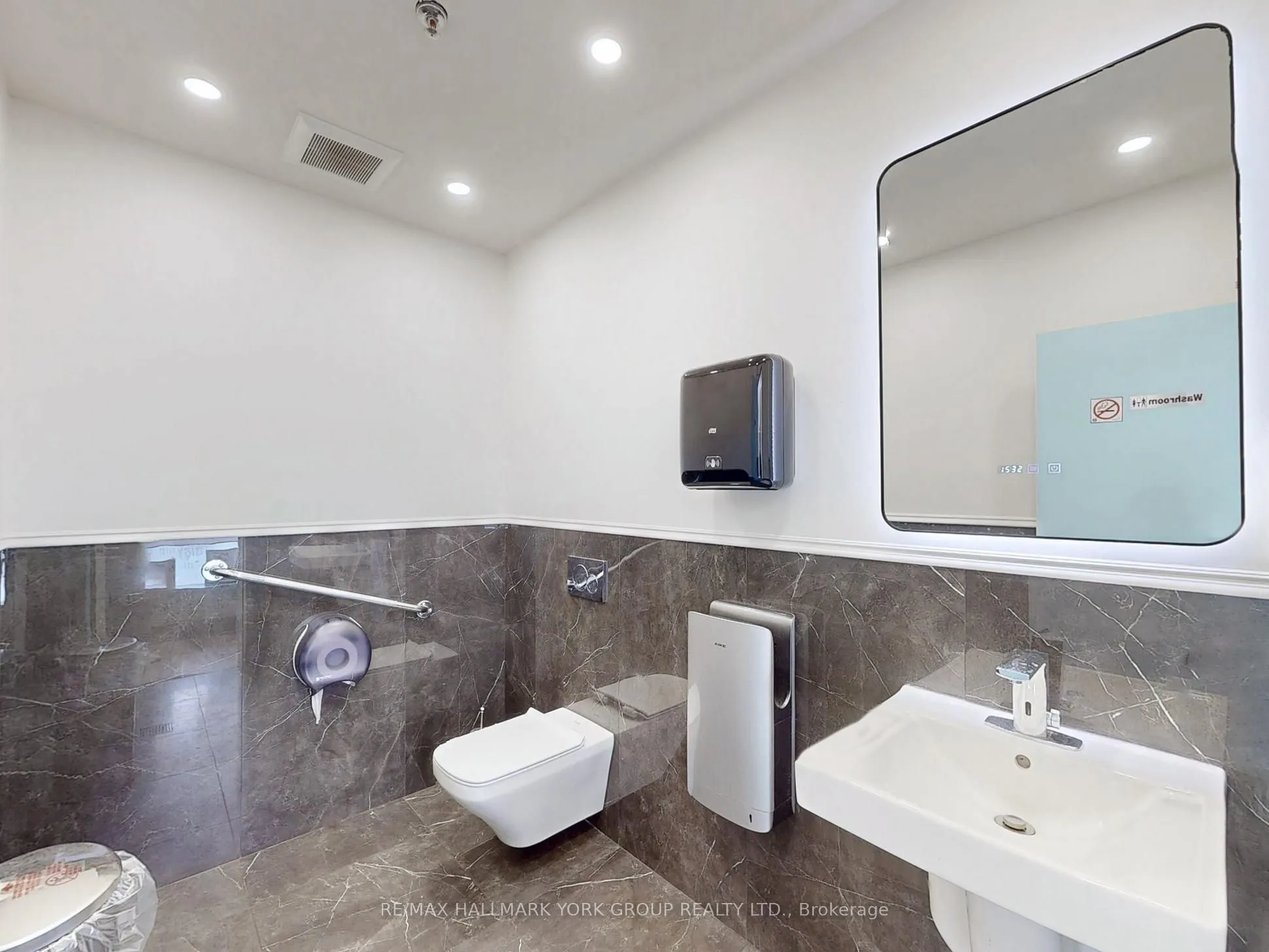 2777 Steeles Avenue W