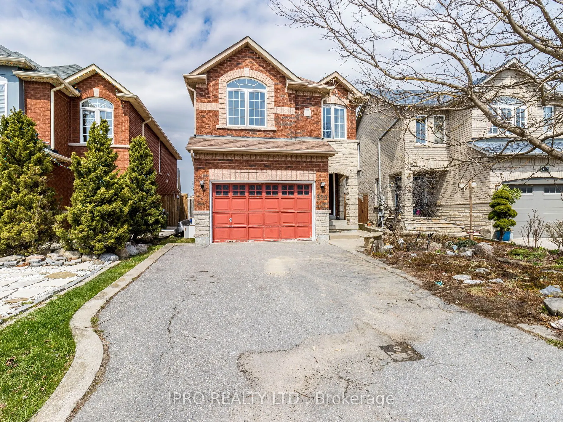 329 Ellwood Drive W