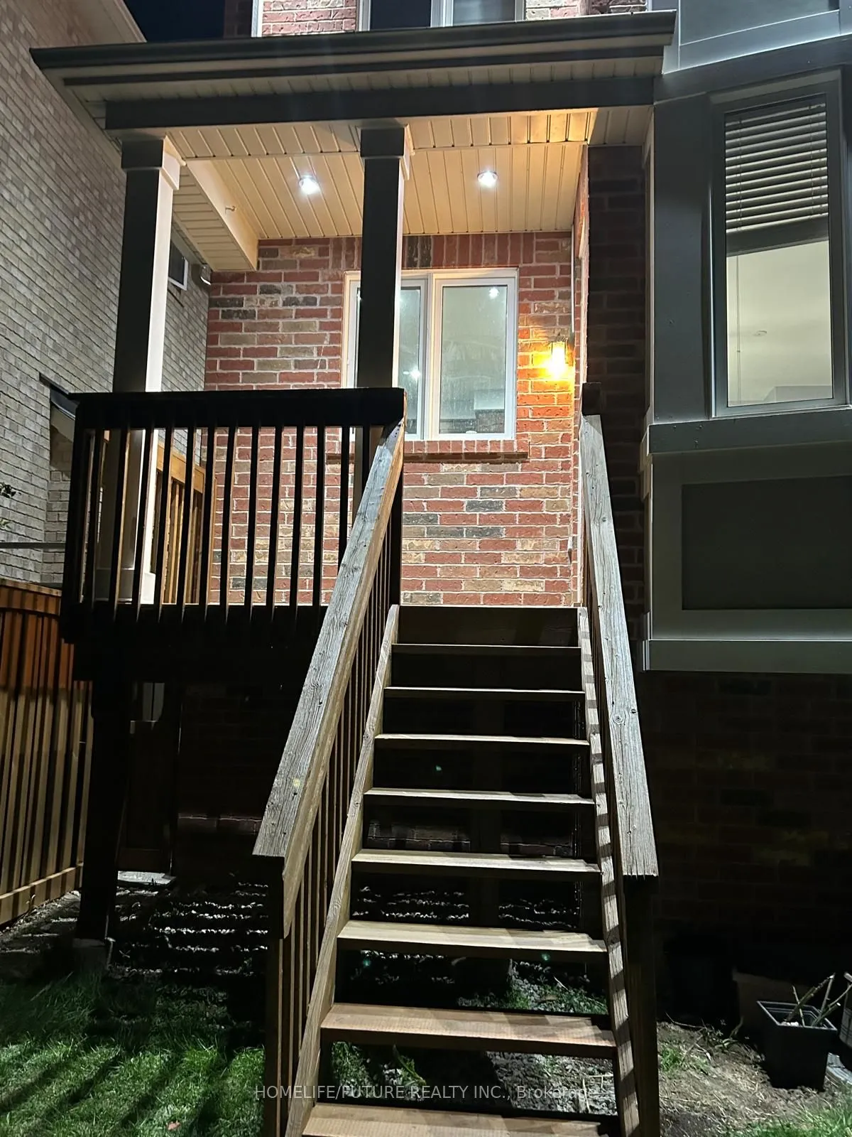 342 Laundon Terrace