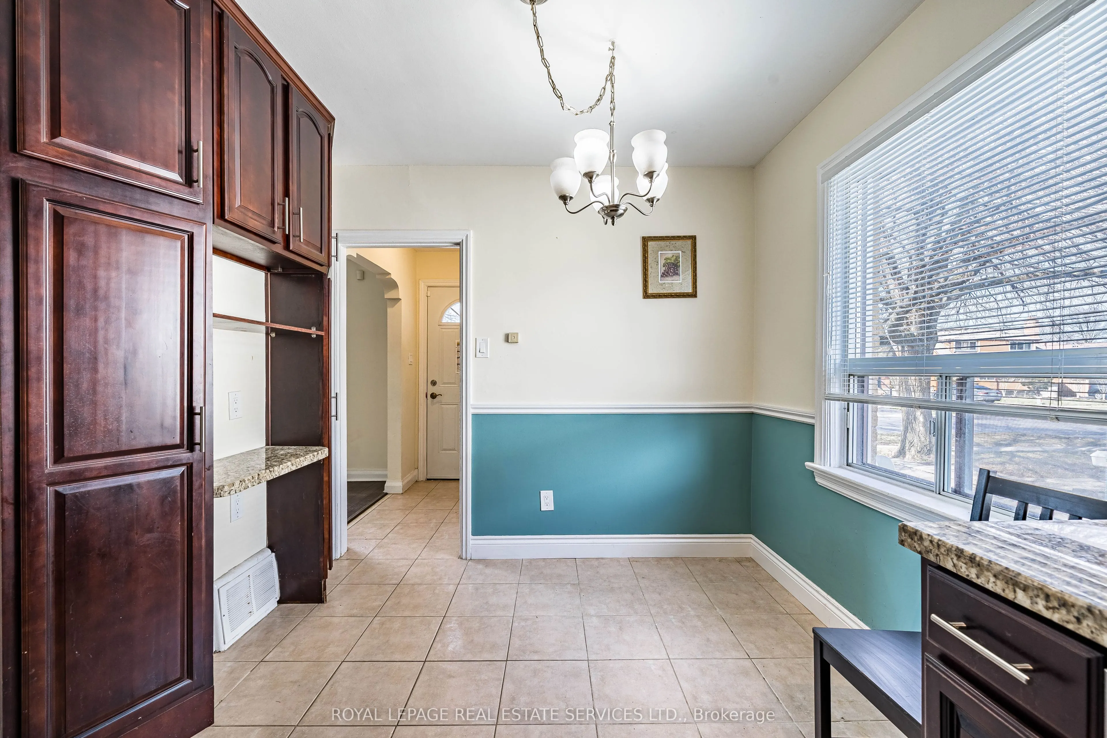 233 Beta Street #Upper