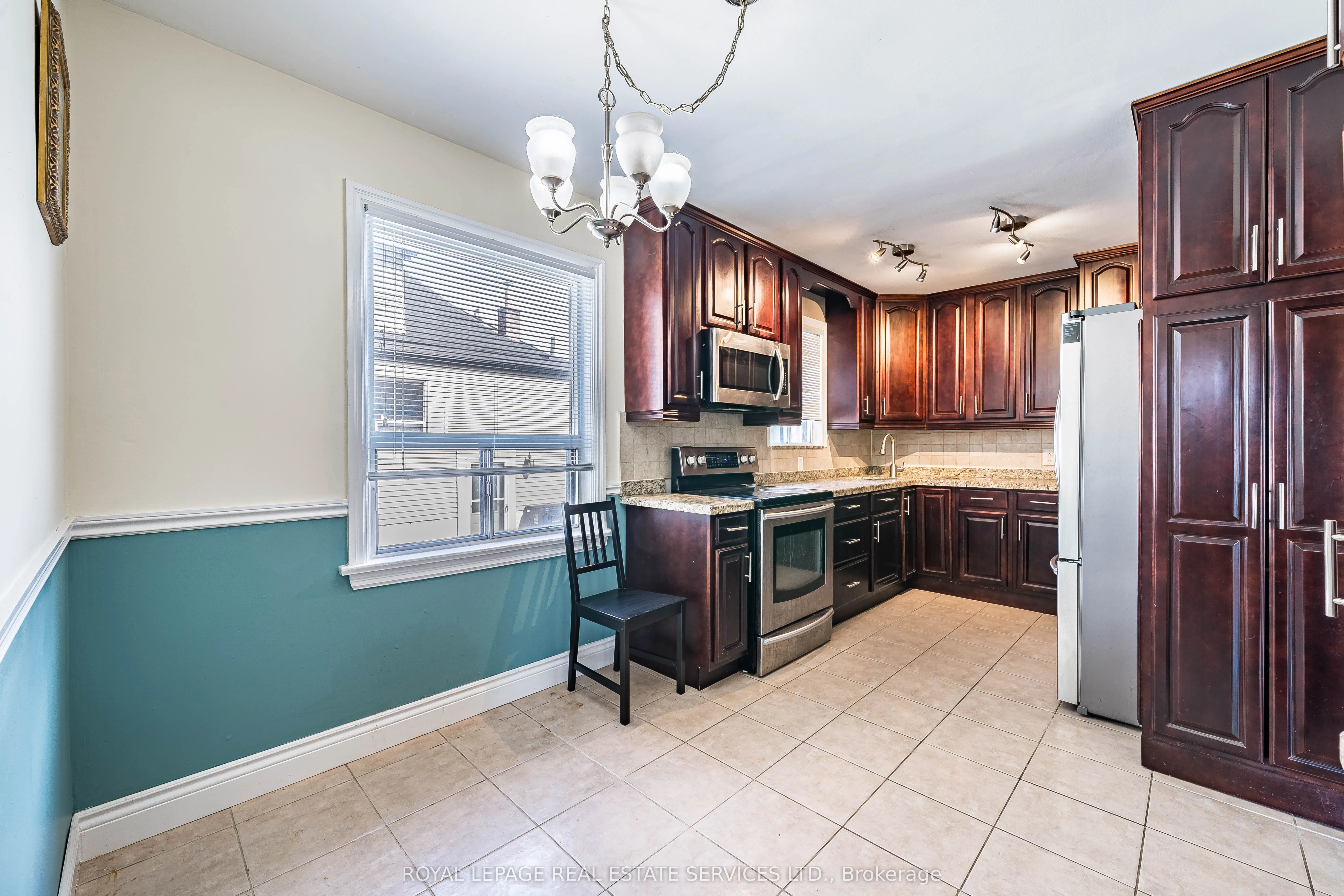 233 Beta Street #Upper