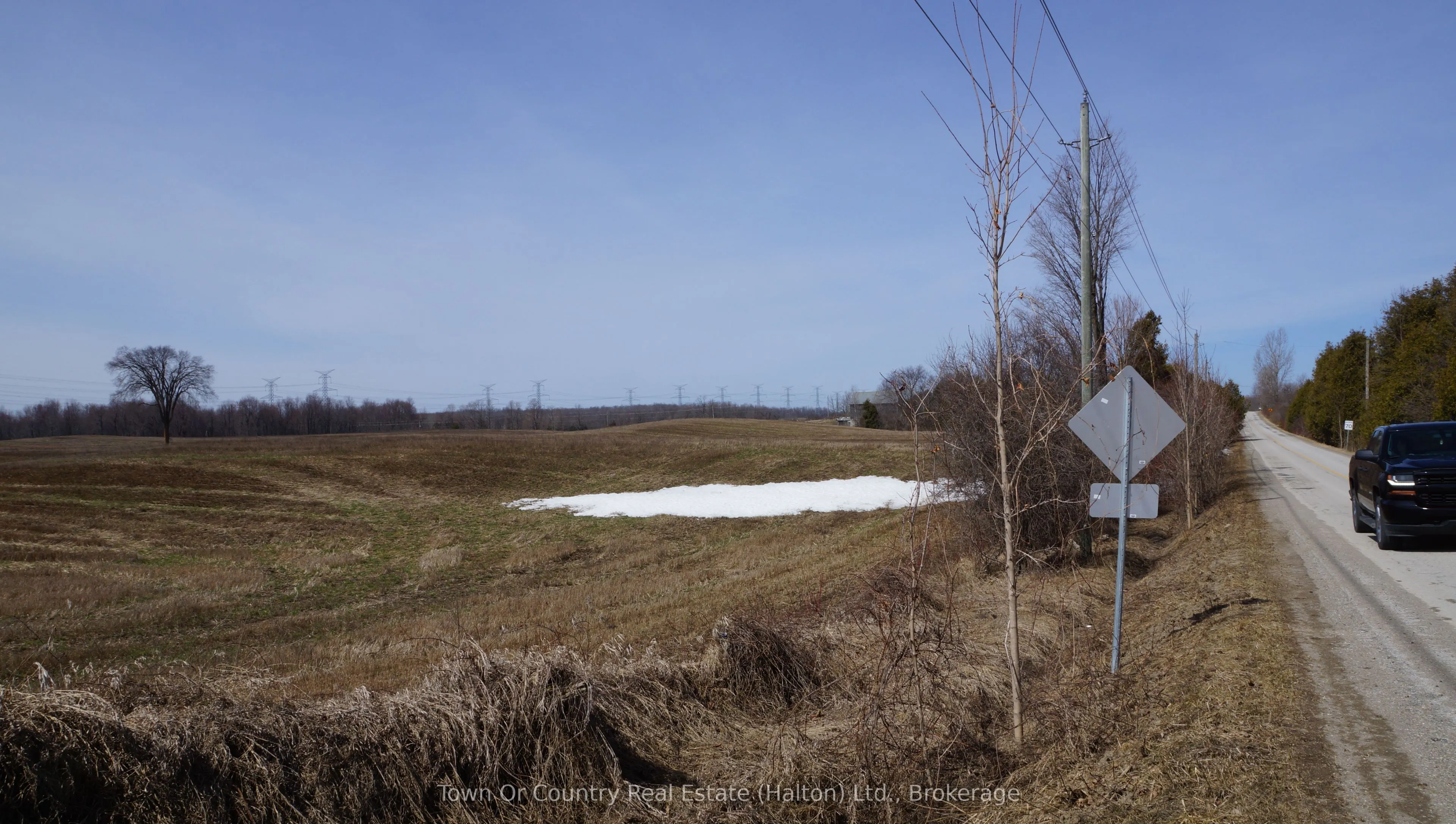 10894 32 Side Road N